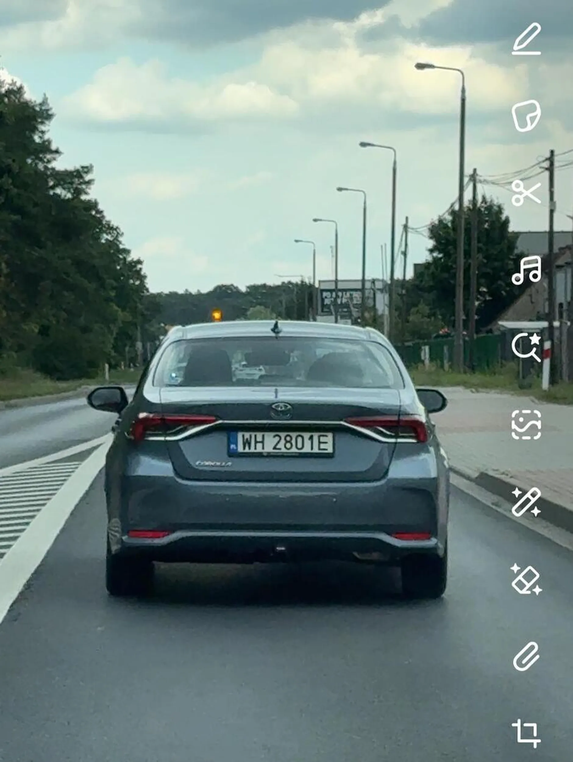 Oddaj matole prawo jazdy jak nie umiesz jeździć lewym pasem na drodze szybkiego ruchu zycze ci wszystkiego co najgorsze.