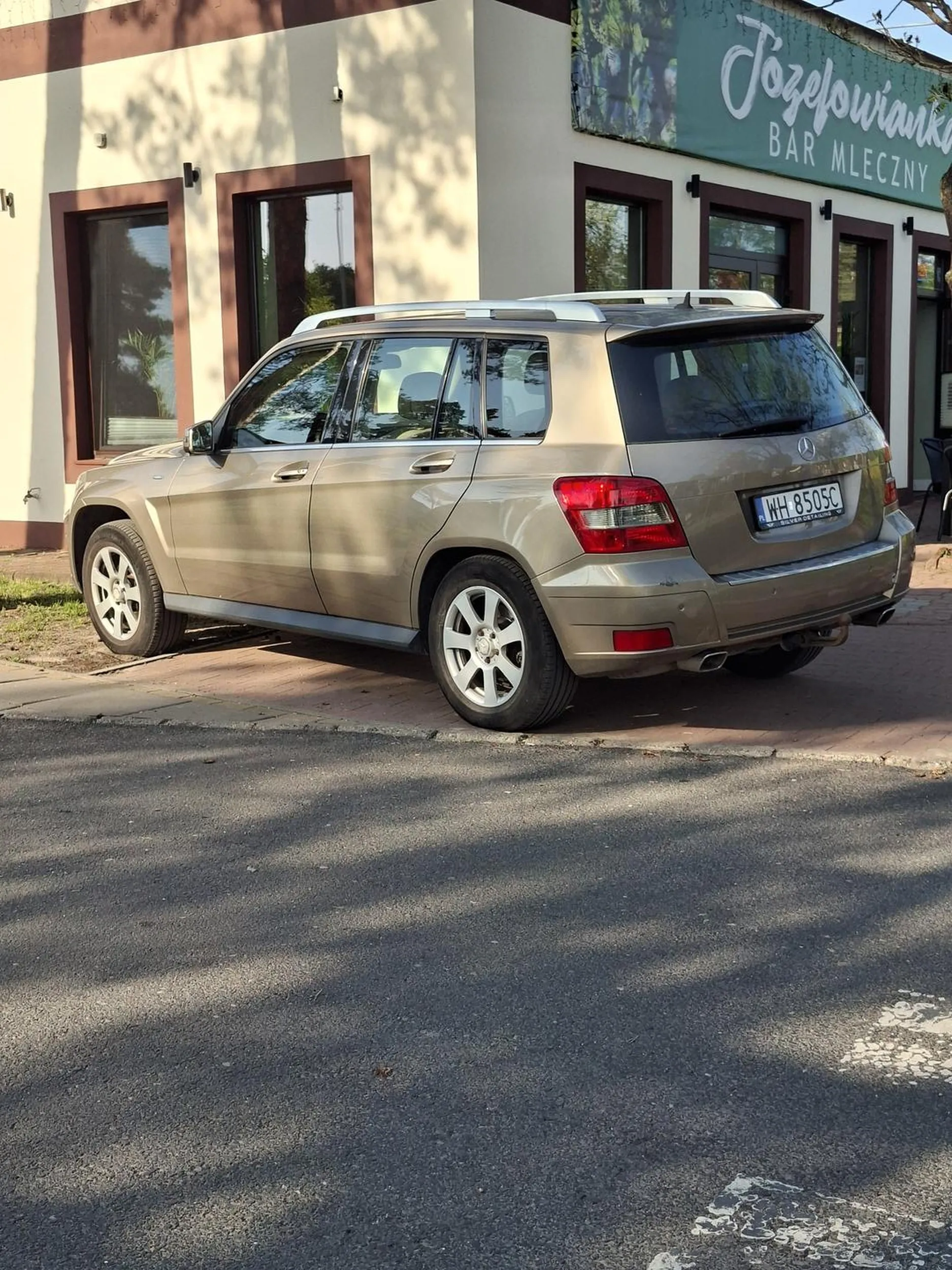 Parkuuje jak **** i to nie raz