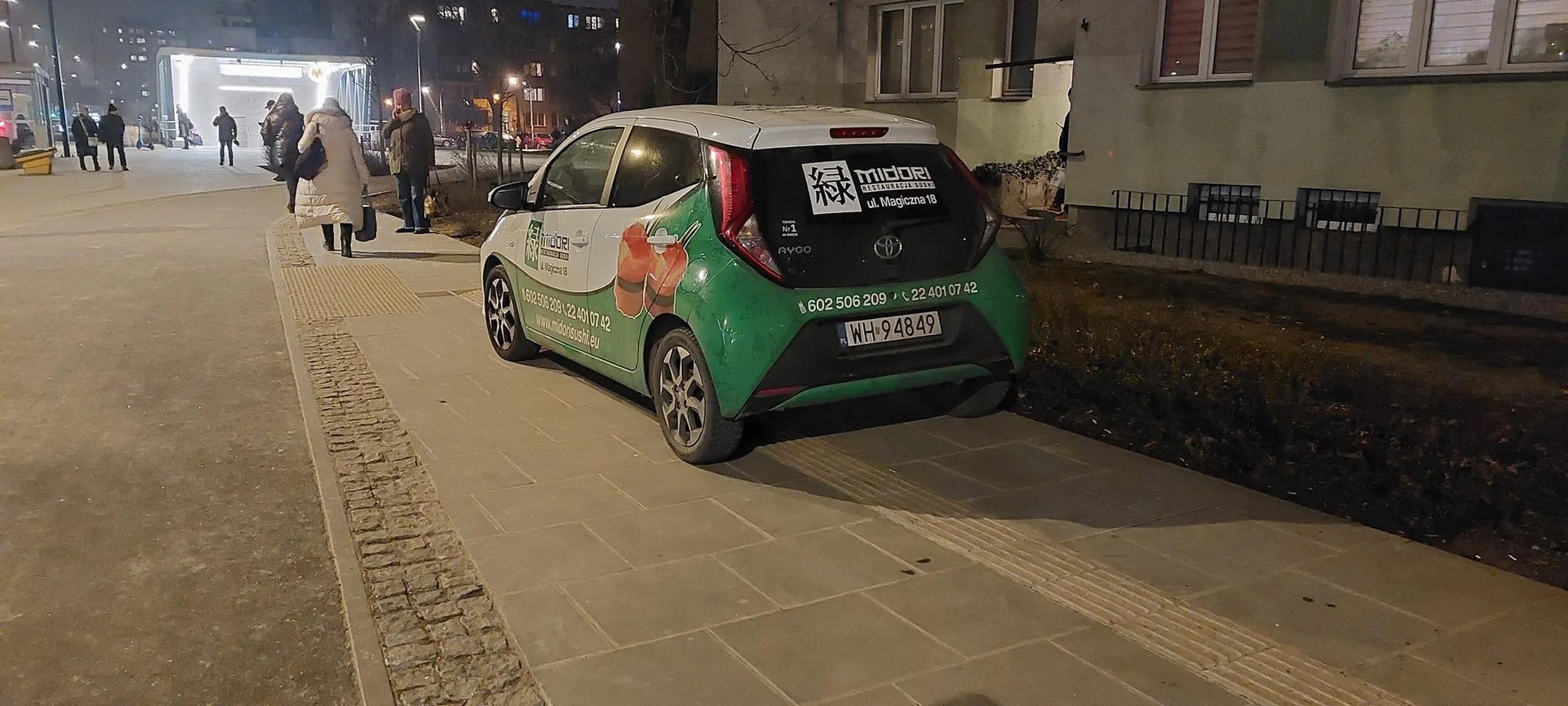 Zatrudnijcie w tym sushi kogoś, kto zna przepisy i wie że tak się nie parkuje XD
