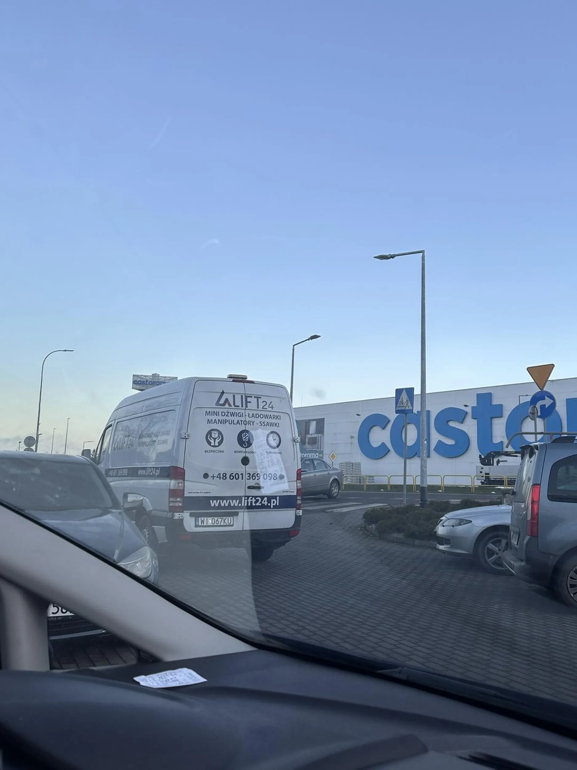 zaparkował na zblewskiej jak kutas złamany