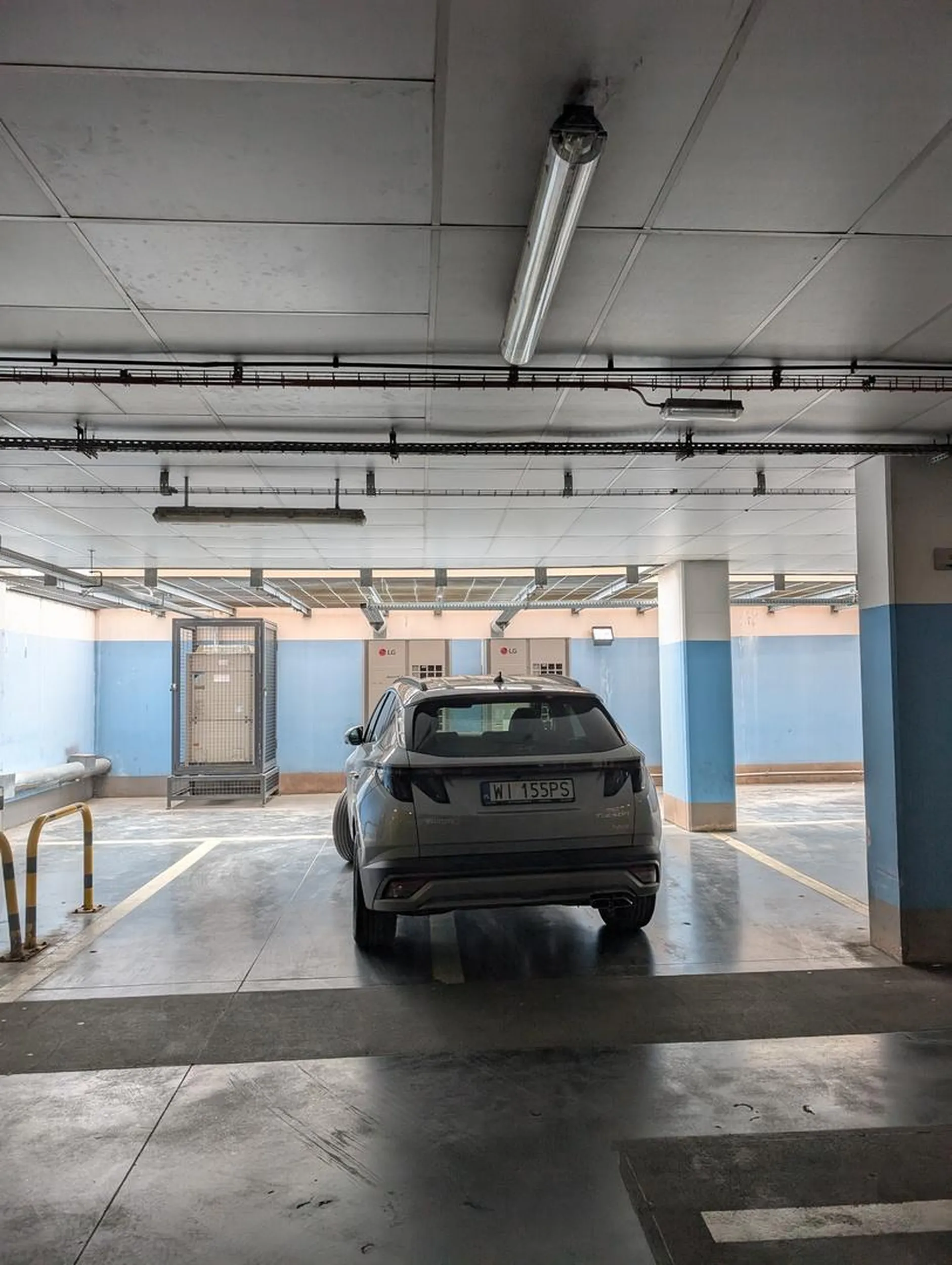 Ja nie wiem jakim trzeba być egoistą żeby robić takie coś. Nie jesteś sam, zarówno na parkingu jak i na drodze. Szanuj innych.