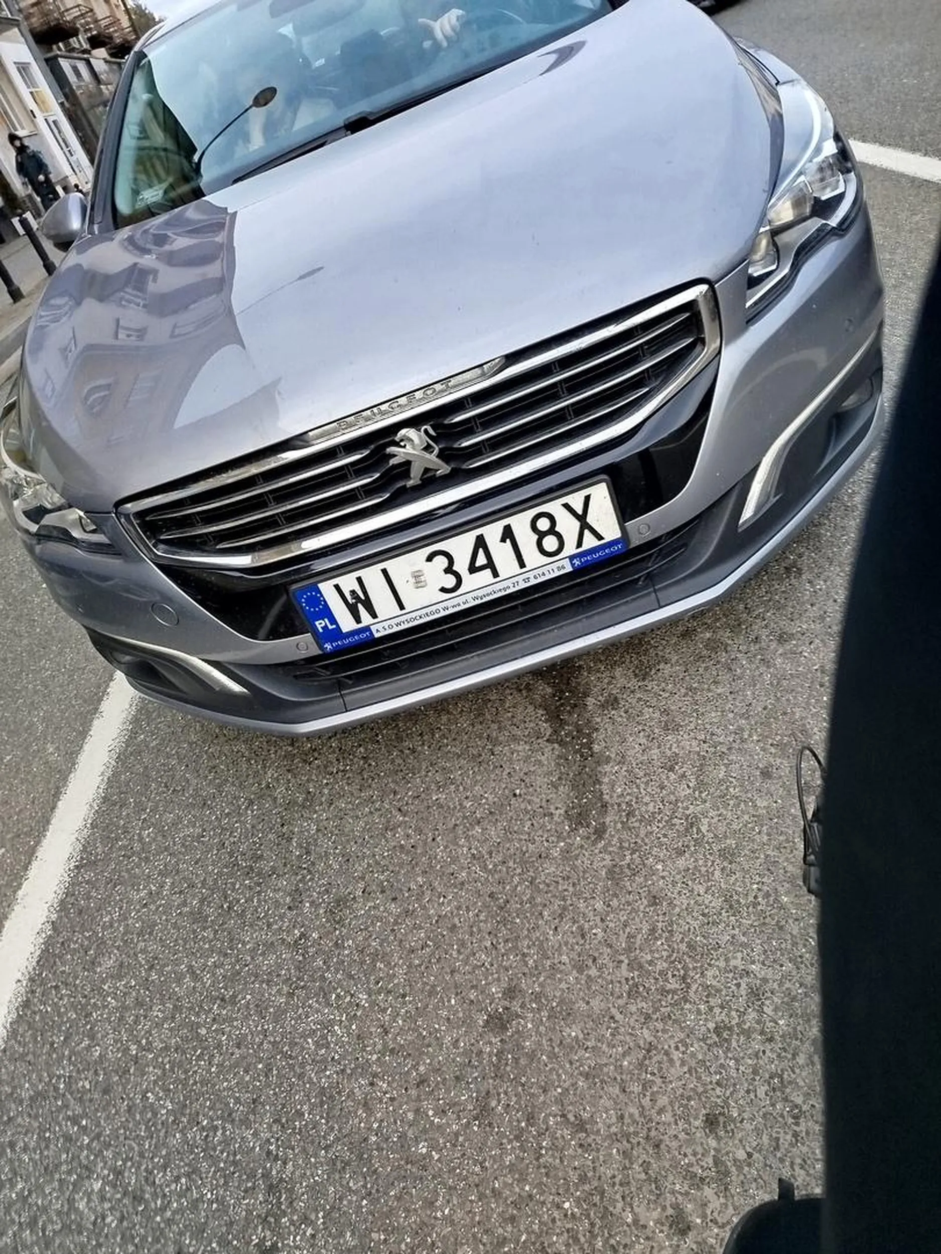 Pan kierowca powinien się udać na badania do psychiatry. 3 krotnie bawił się w szeryfa, w pewnym momencie próbował zepchnac mnie siła na inny pas. Nie ćpaj kiedy masz prowadzić