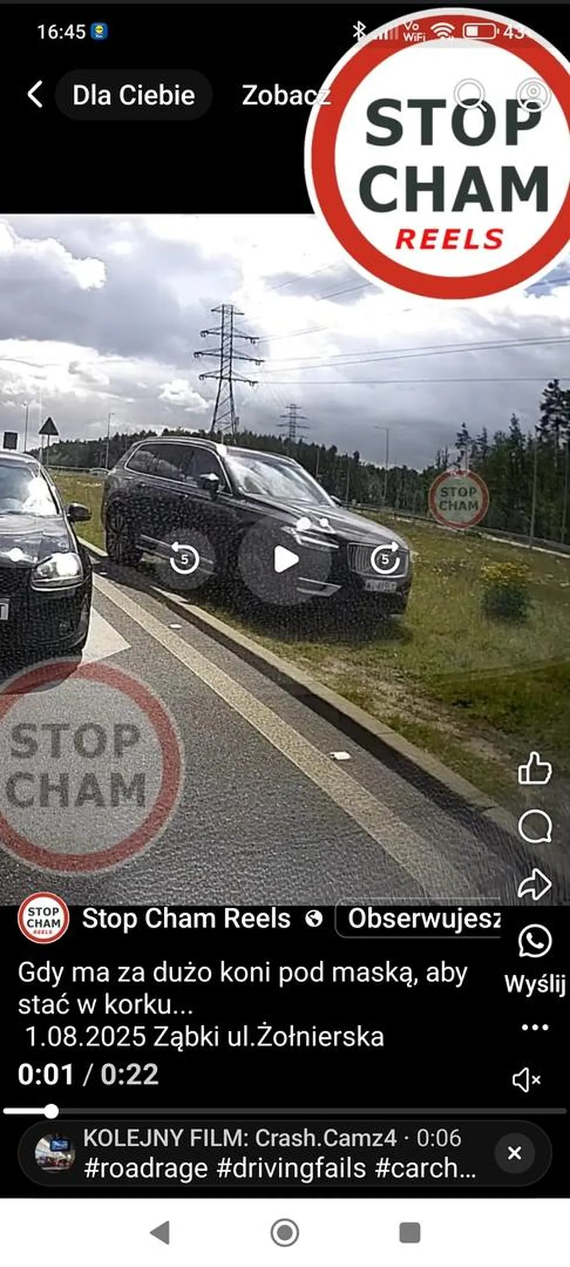 Omijanie trawnikiem stojących w korku innych samochodów to jest twój standard jazdy?