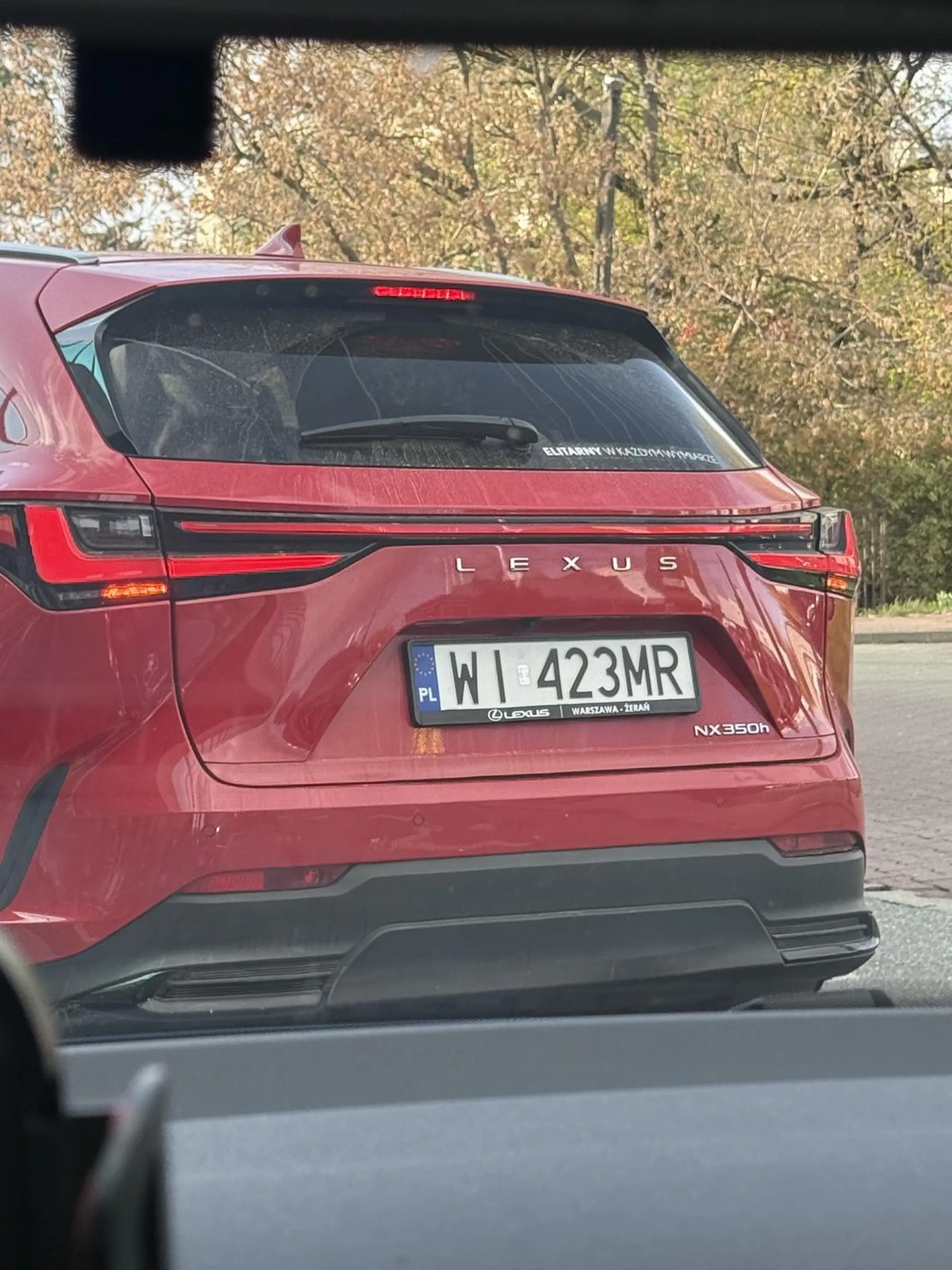 Ewidentny brak kultury na drodze, cofnij się na kurs!