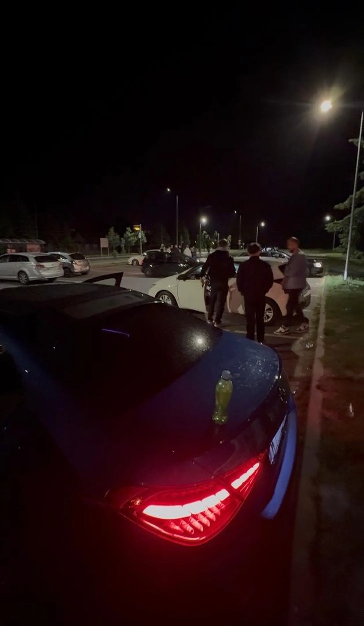 Kierowca jeździ jakby chciał ale nie umiał. Nie przepuścił mnie na pasach, naprawdę porażka. Powinni odebrać mu prawo jazdy jak najszybciej