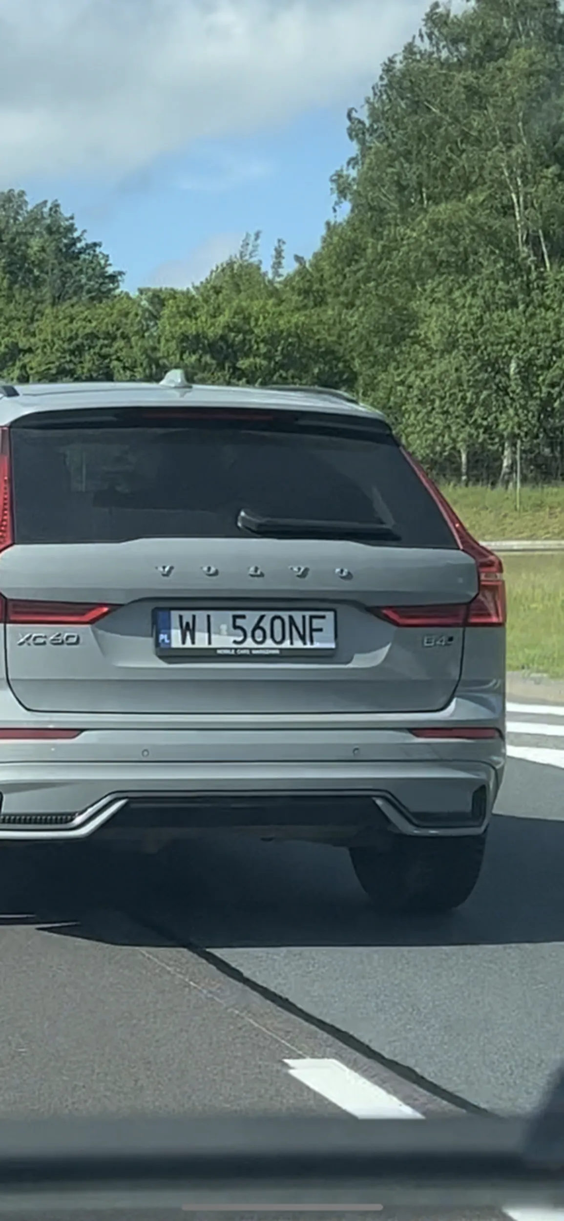 Szmata za kierownica. Podczas 5 minutowej jazdy po obwodnicy Trójmiasto prawie skasowała 4 auta