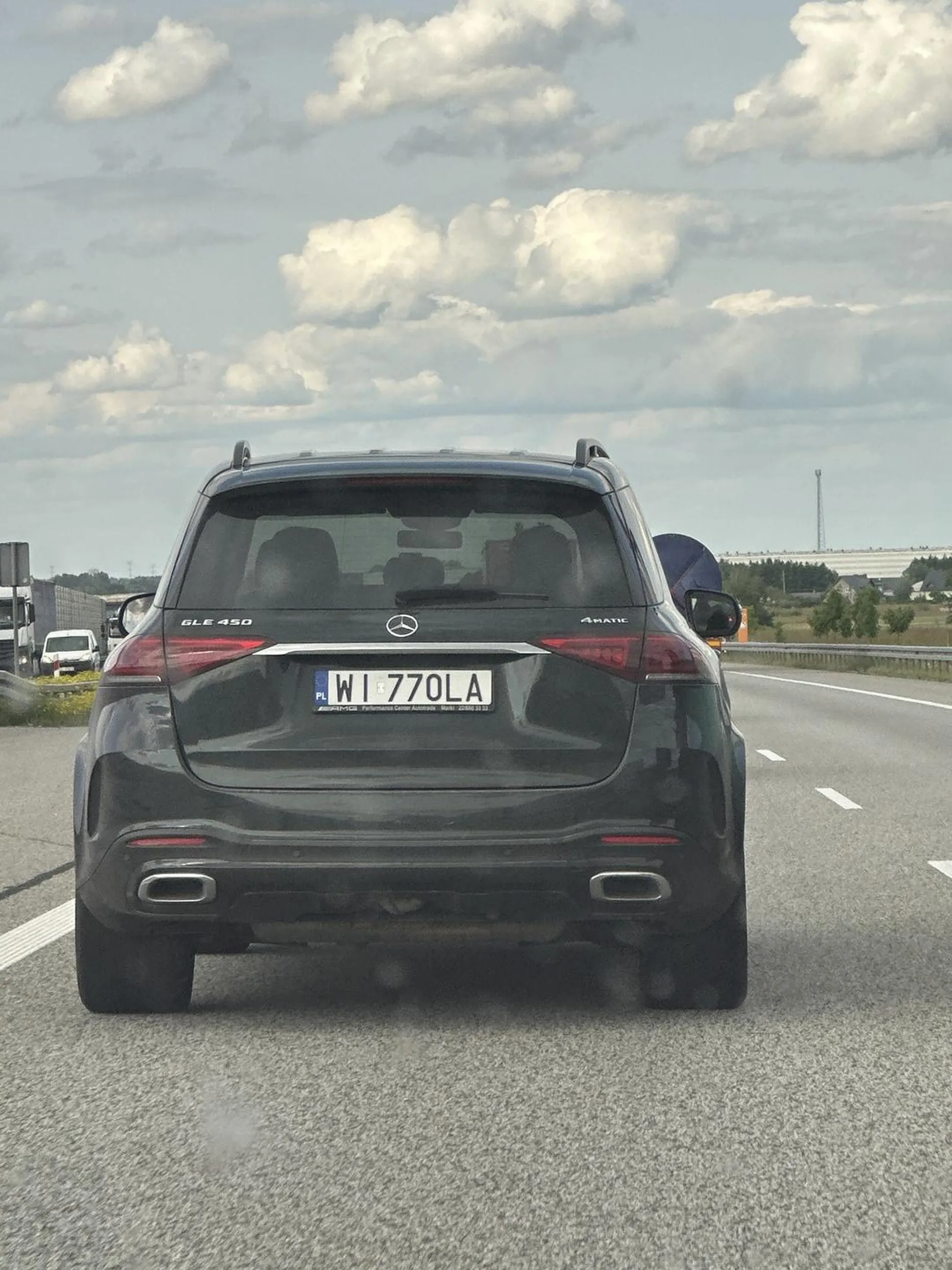 Tak naprawdę jedzie tam typ nie Wiola