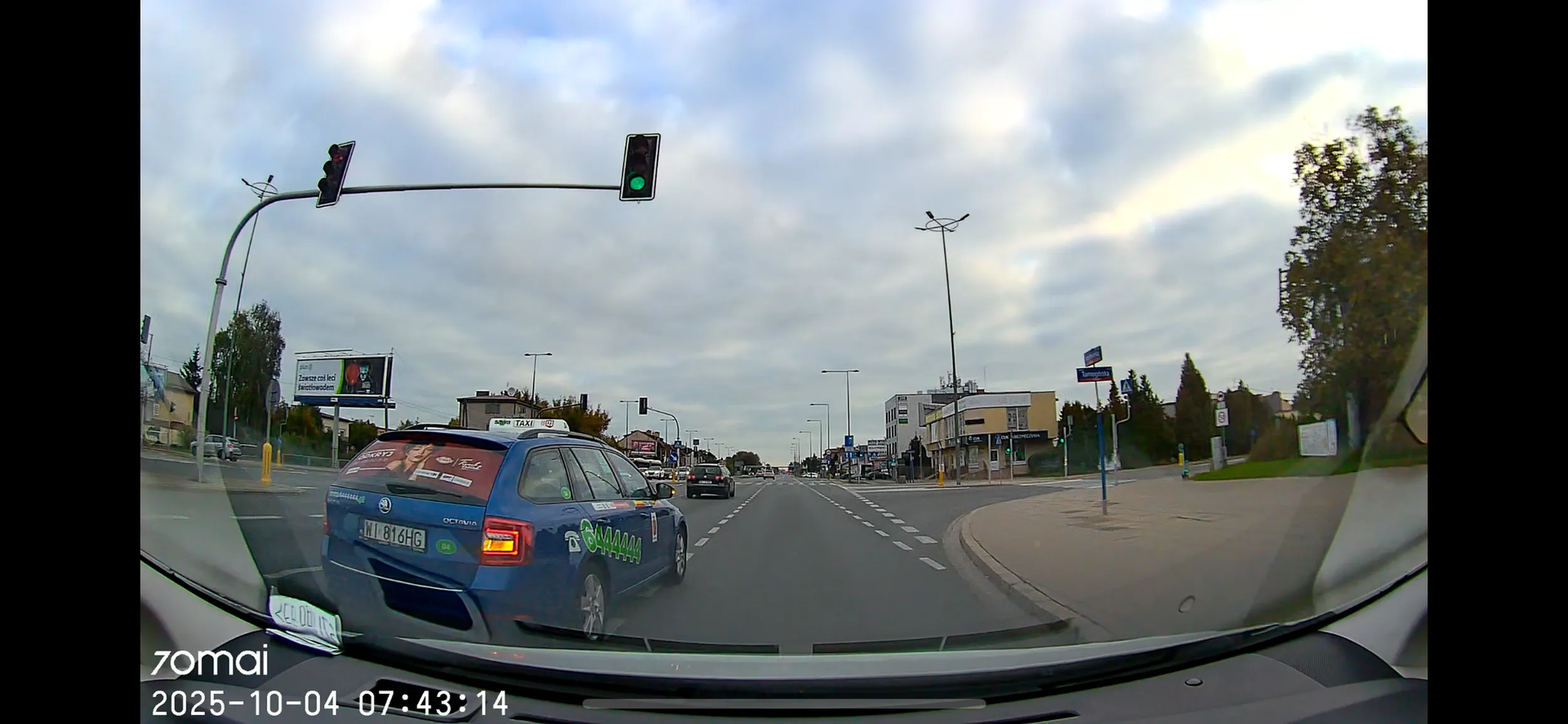 Ku*wa, patrz w lusterko jak zmieniasz pas bo ktoś w ciebie wj*bie