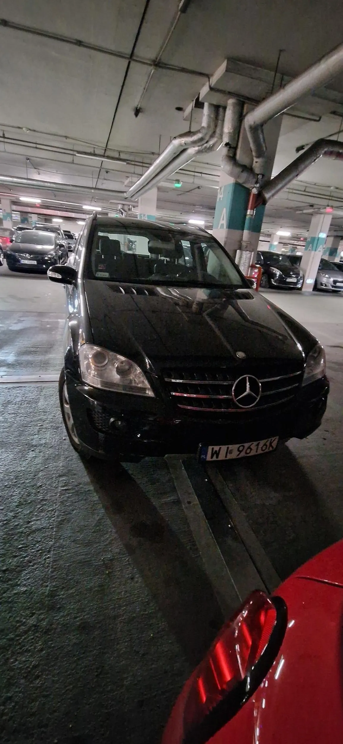 Wpierdala się innym w miejsce parkingowe