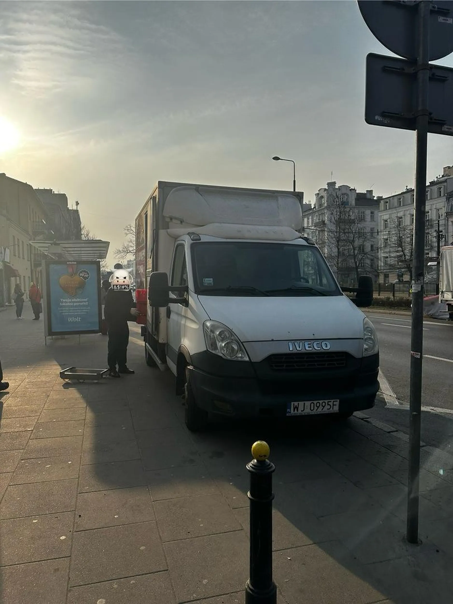 Przystanek autobusowy został parkingiem