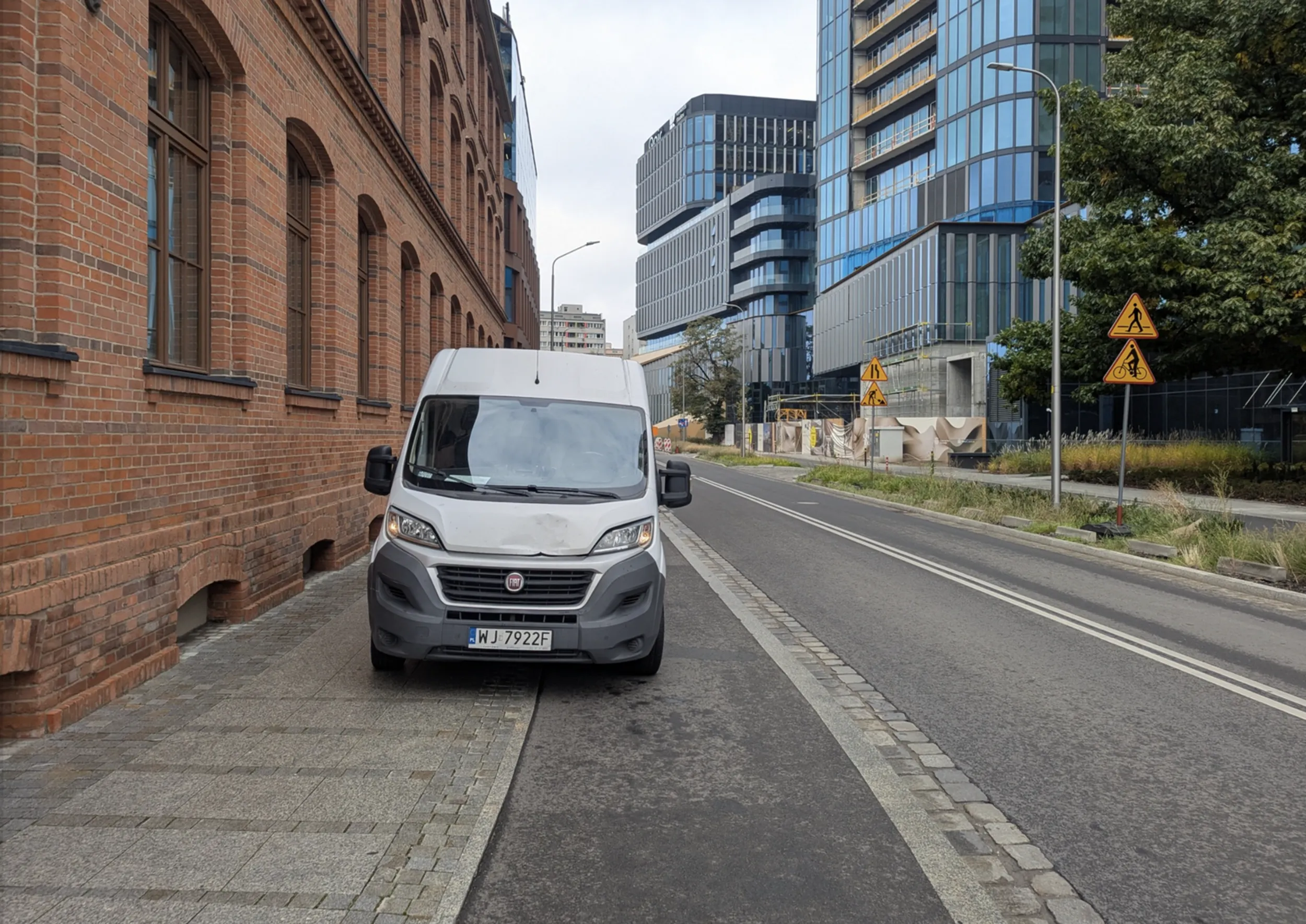 Kiedy nie wiesz czy wolisz zablokować ruch pieszych czy rowerzystów, ale przypomina ci się, że wcale nie musisz wybierać.