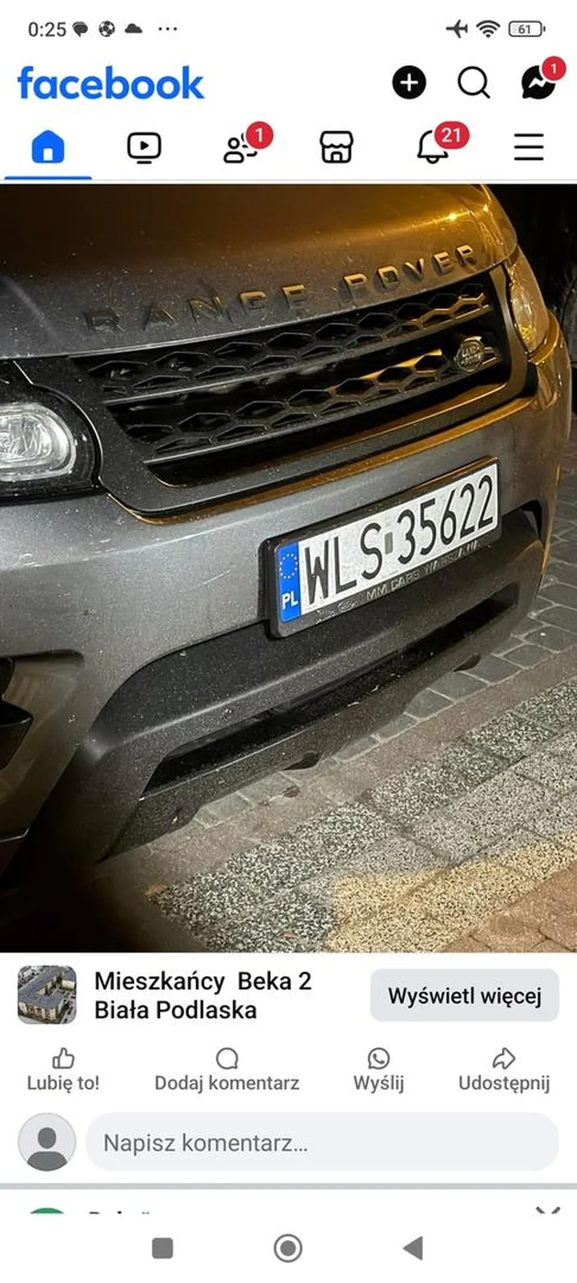 Parkowanie na dwóch prywatnych miejscach, na jednym pan szofer nie umie stanąć to parkuje na dwóch.