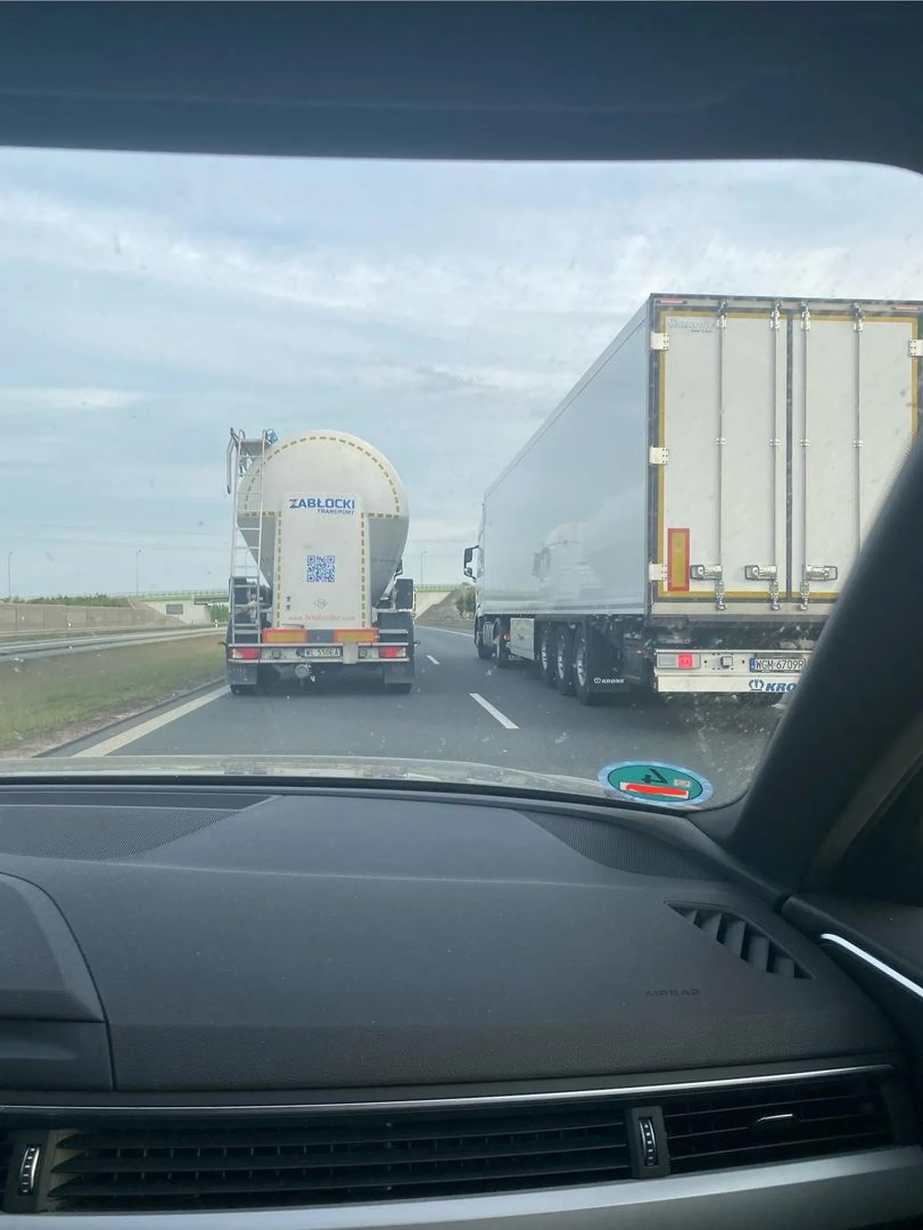 WUJA NA ZAKAZIE WYPRZEDZA PRZEZ 5 MINUT ?