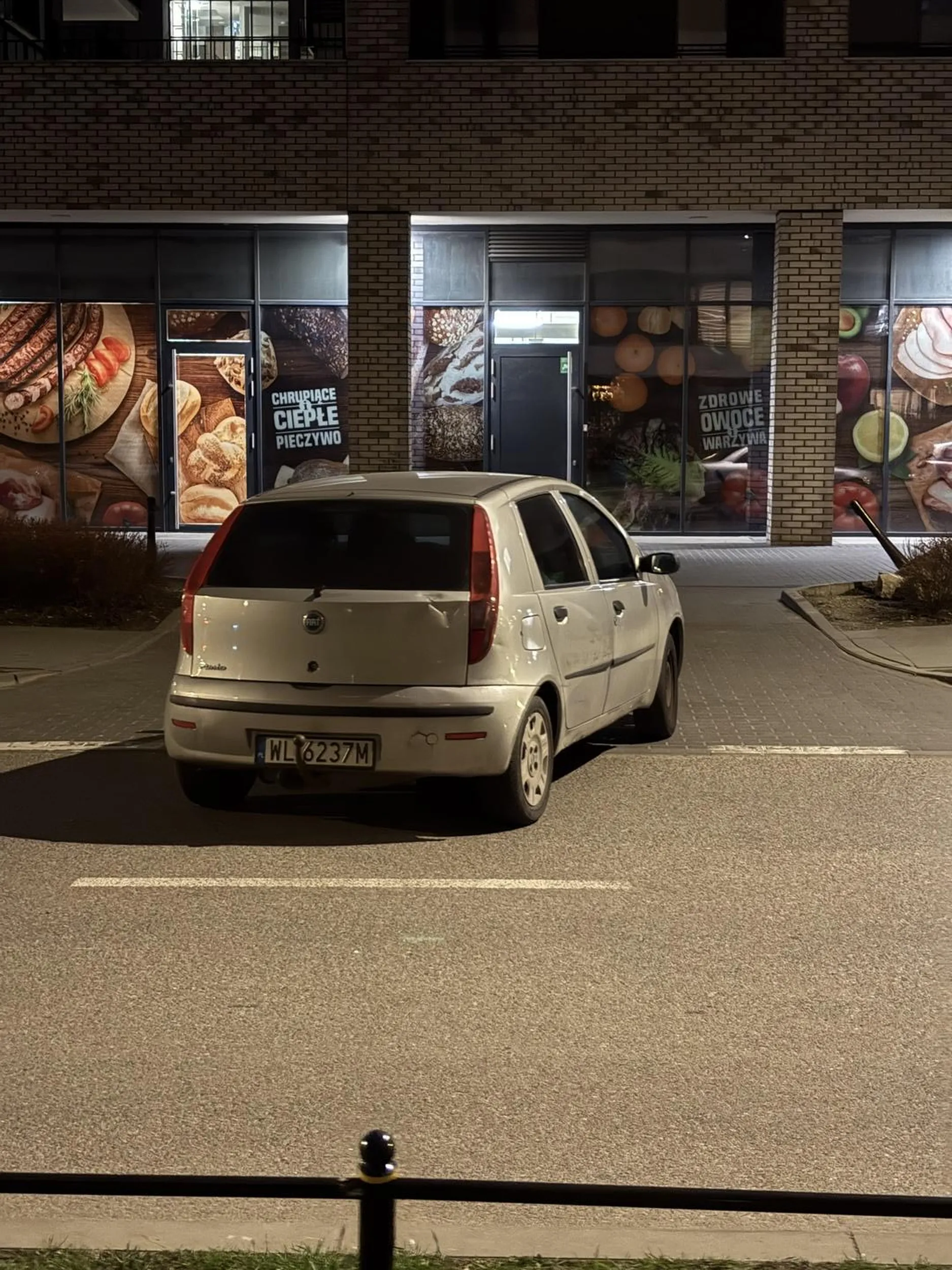 Gratulacje dla mistrza parkowania!