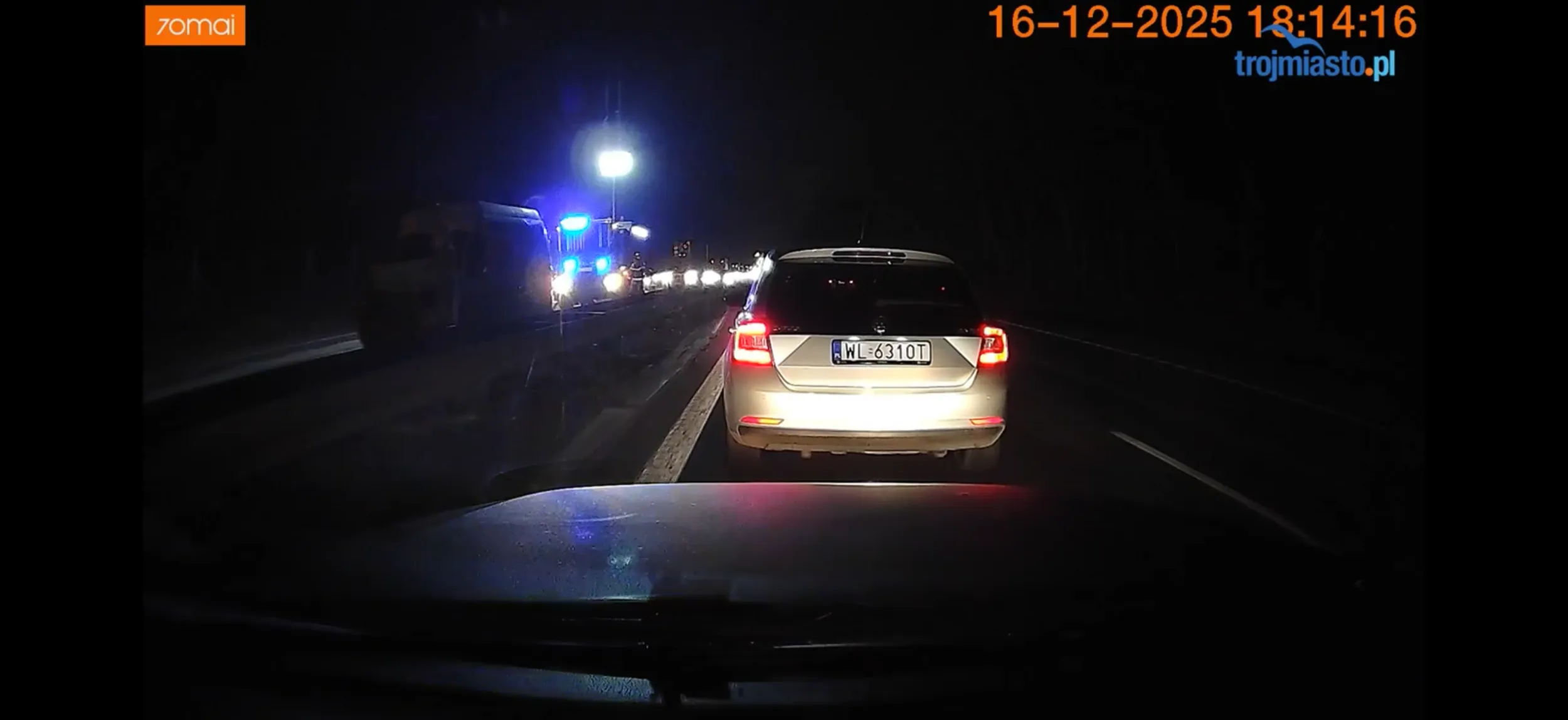 Wypadek na przeciwnym pasie obwodnicy a ten zwalnia do 10kmh by popatrzeć!!