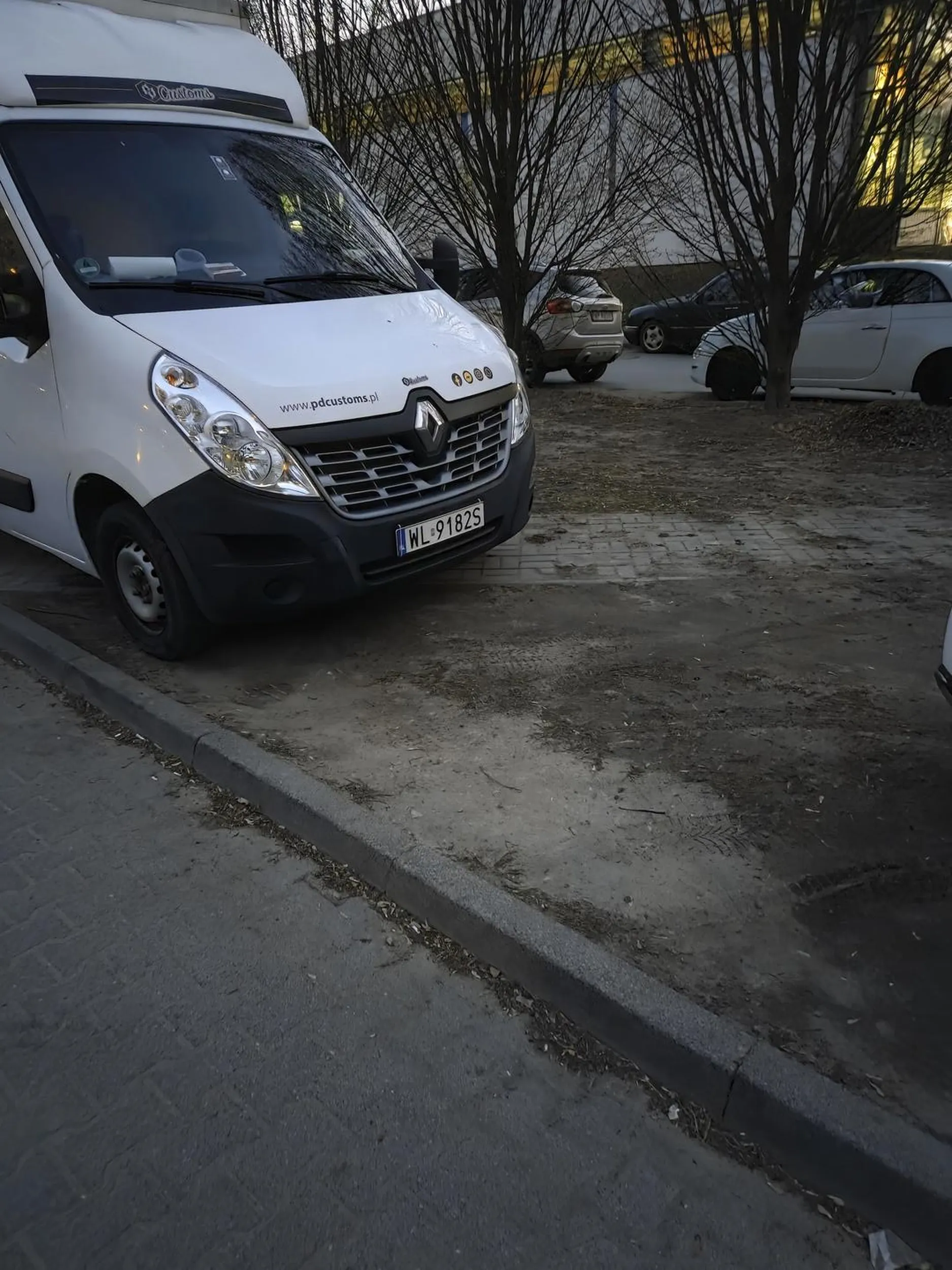 Przejście przejściem ale ja musze gdzieś auto zostawić najwyżej piesi będą skakać