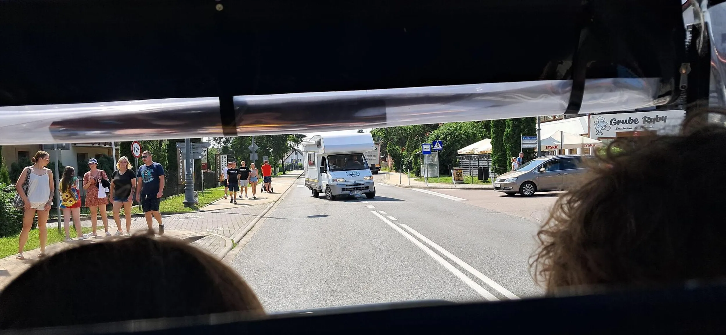 Polecamy kierowcę zagrał kilka razy z nami w papier kamień nożyce pod krynica morska podczas jazdy. Pozdrawiamy serdecznie!!!