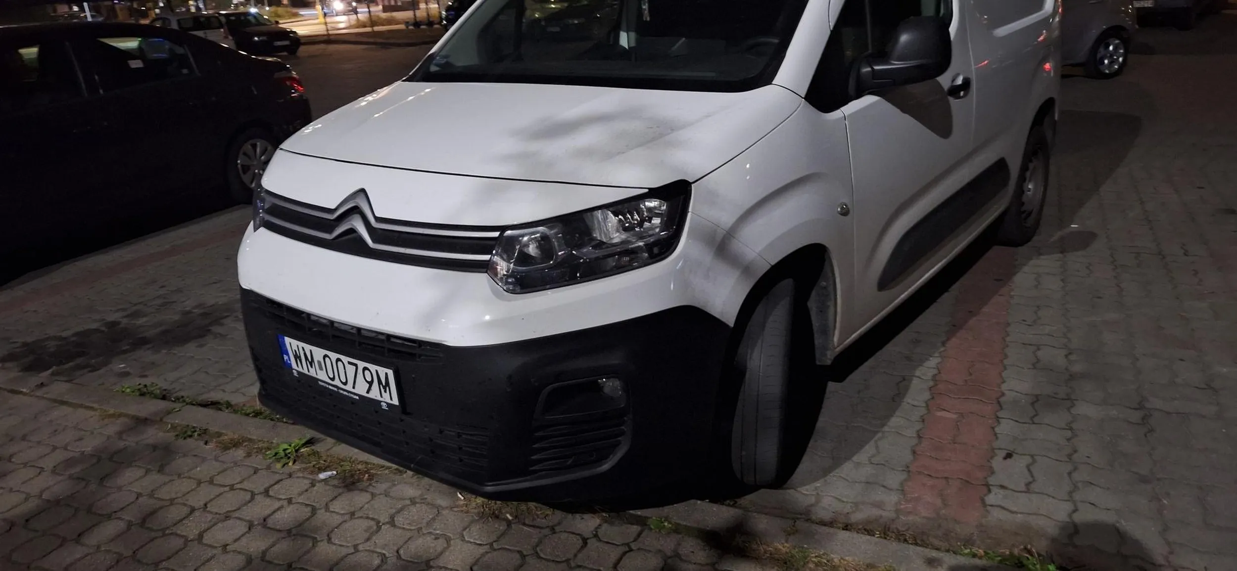 Naucz sie parkować zanim wyjedziesz na parking publiczny