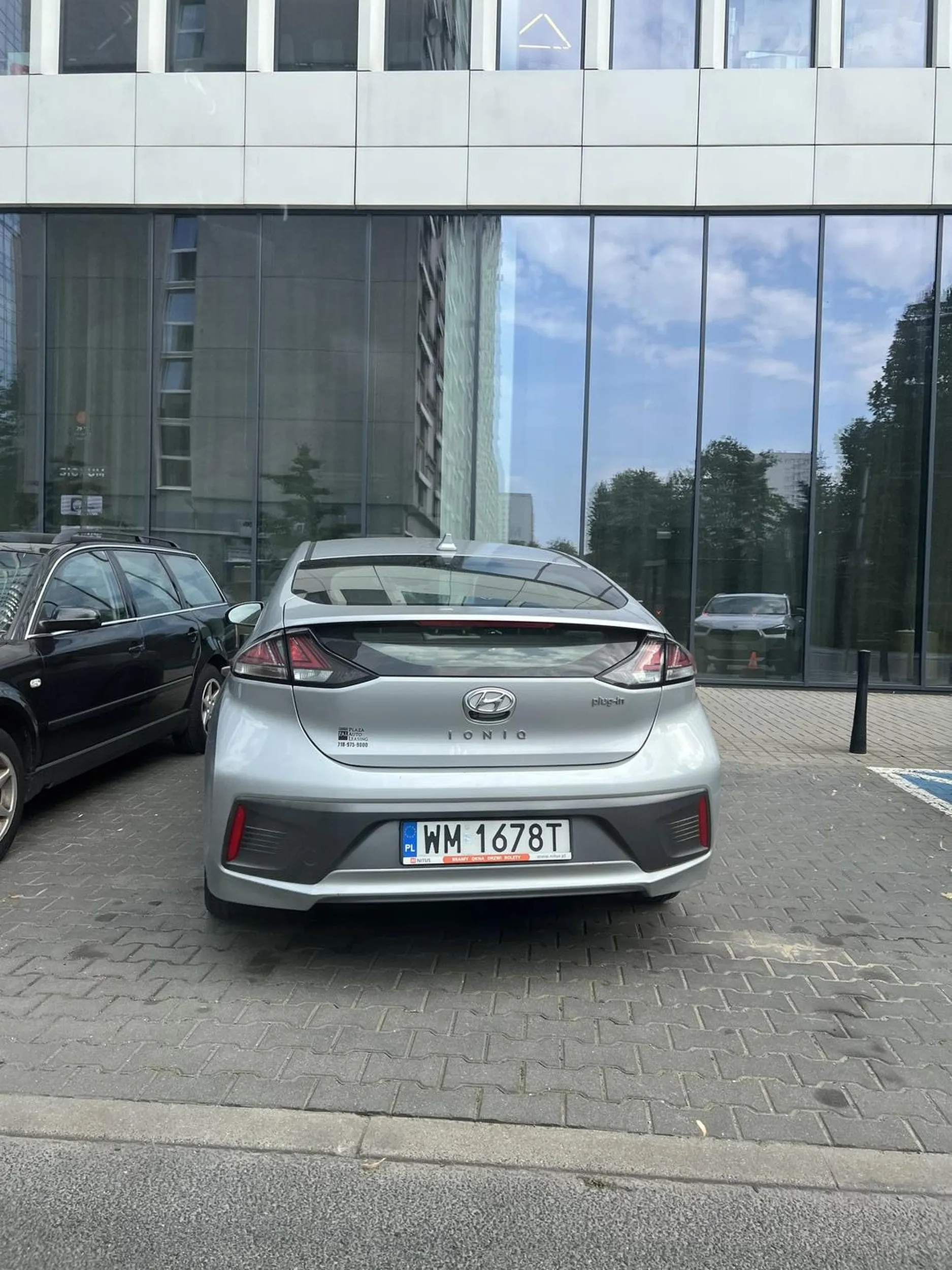 Naucz się parkować łbie!!!!!