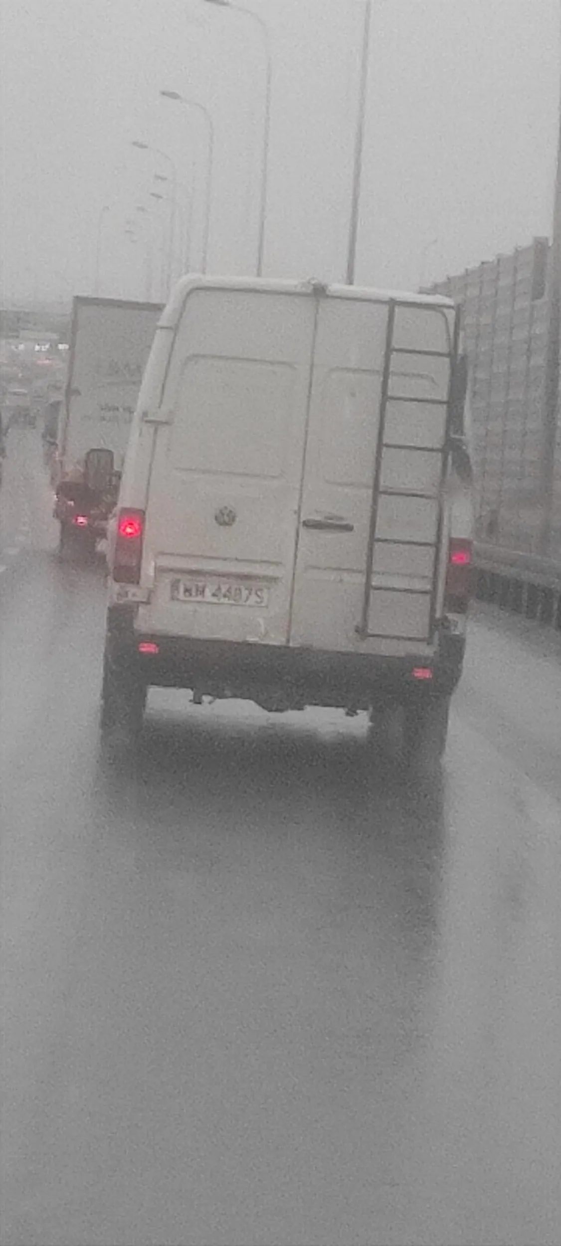 Wyprzedzanie z prawej strony pasem awaryjnym na S8 zajeżdżanie masz filmik nagrany sprawa wyslana na policję