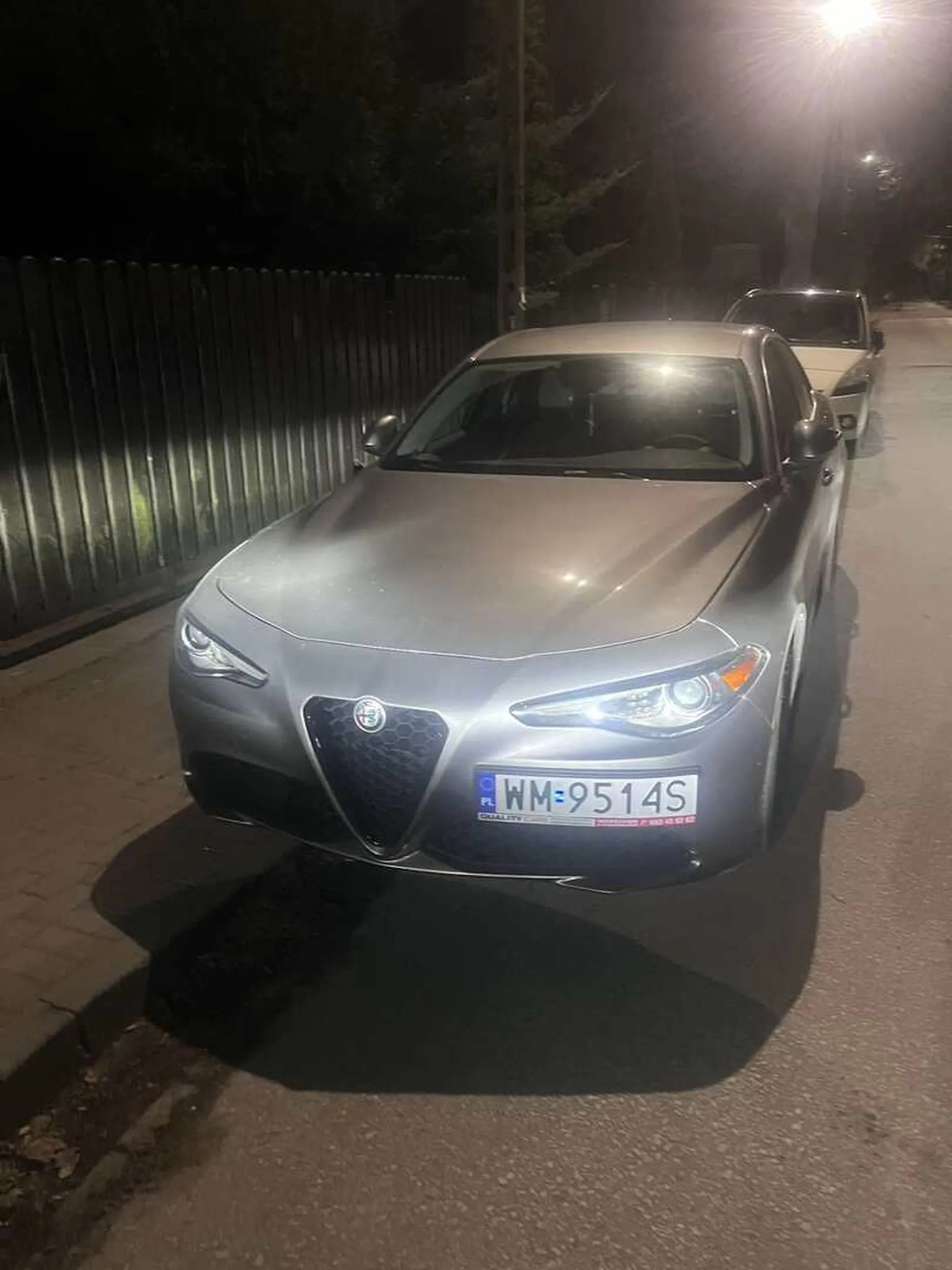 Piękny i zmysłowy kierowca ??