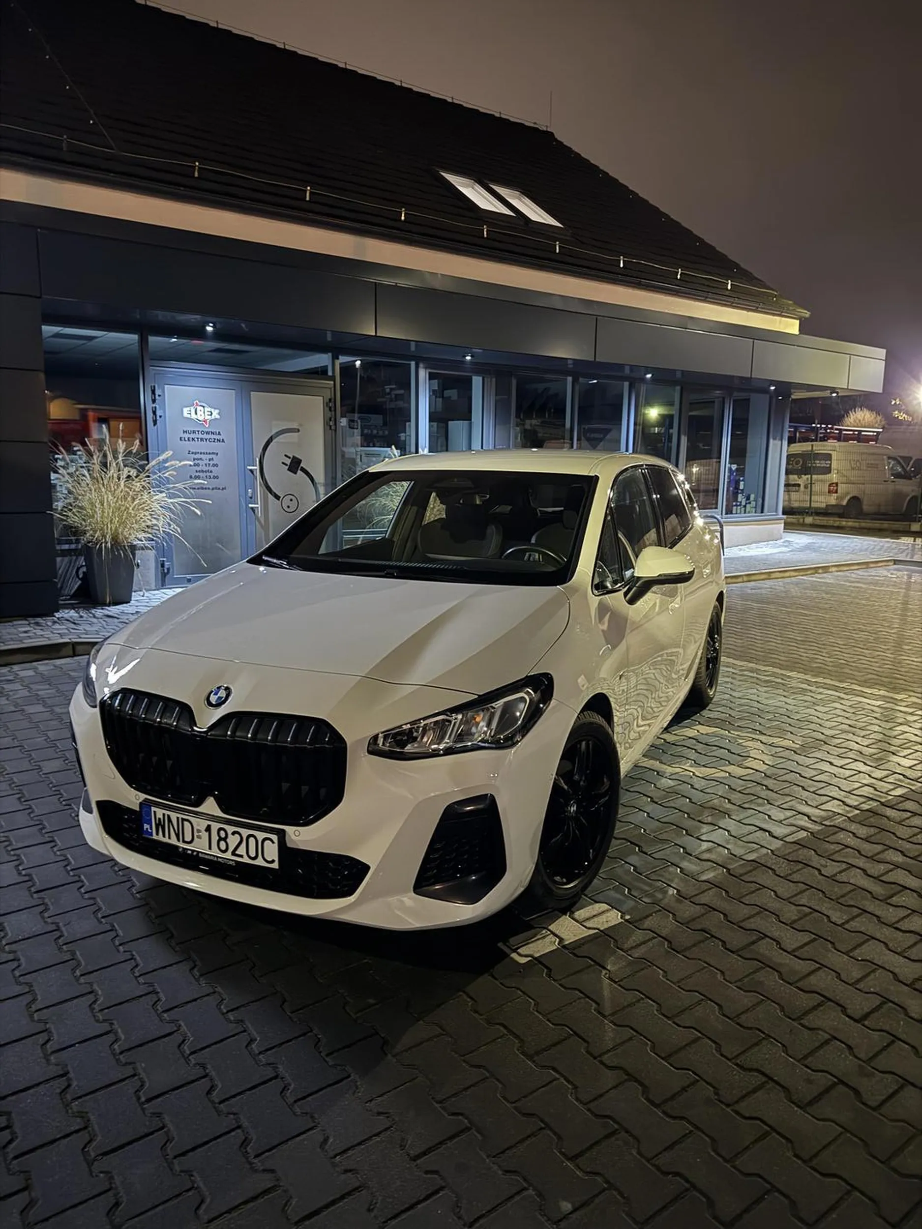 staje na miejscu dla niepełnosprawnych, nie miałem gdzie stanąć