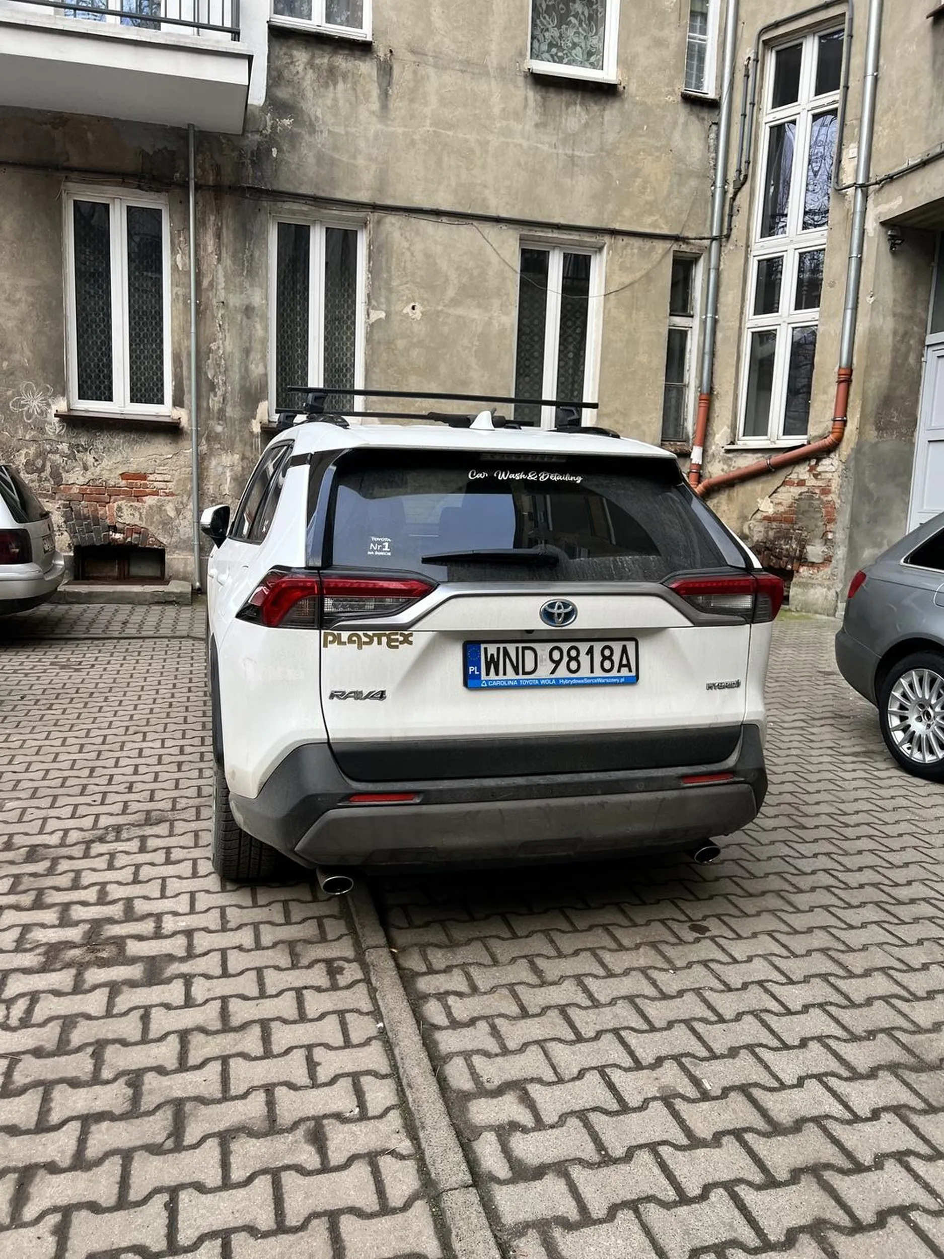 Niemożliwość wyjazdu samochodem, bo kierowca stwierdził, że zablokuje drogę