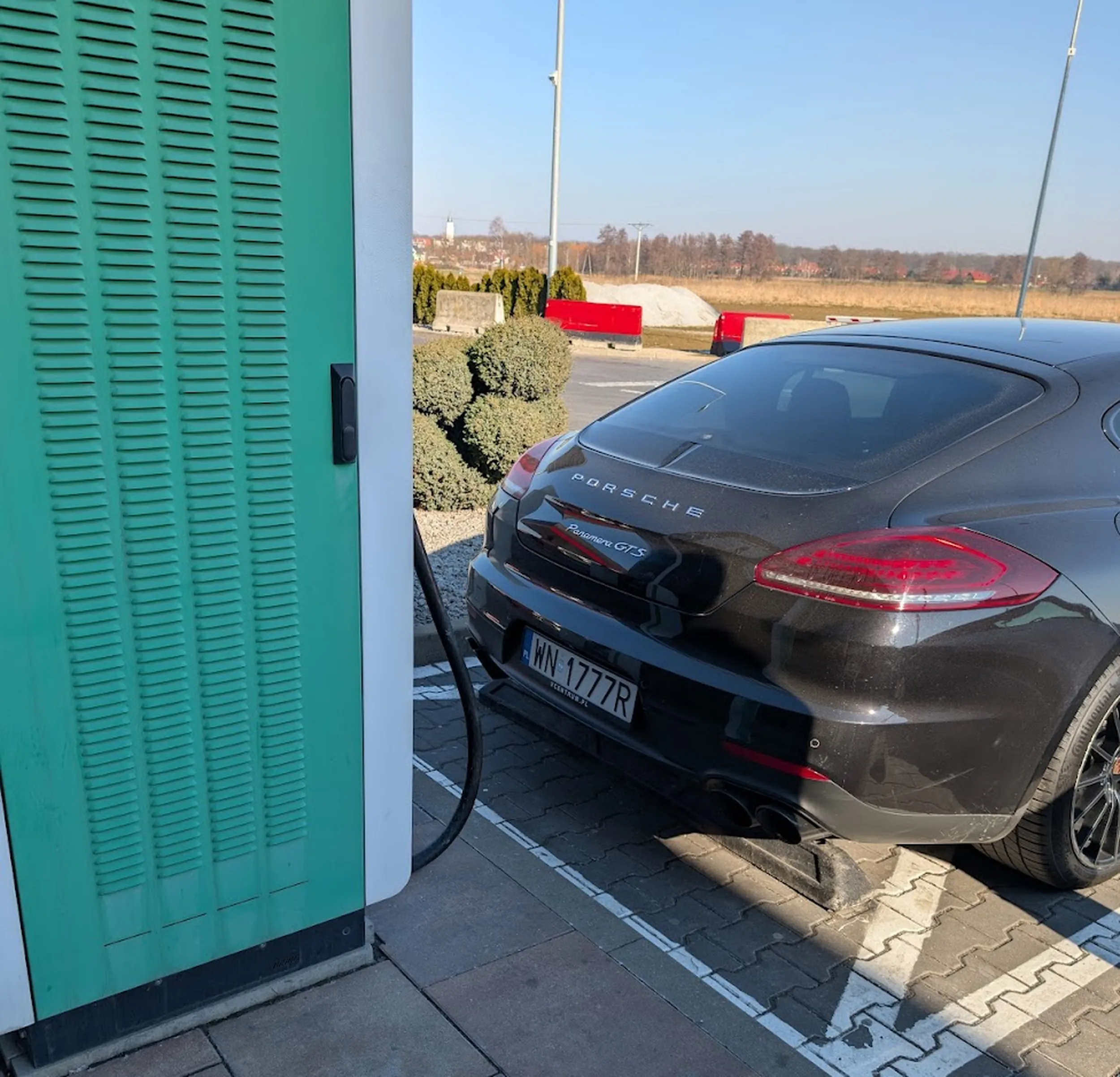 Stanales w kolejce za kredytem na auto zamiast w tej gdzie mozgi dawali