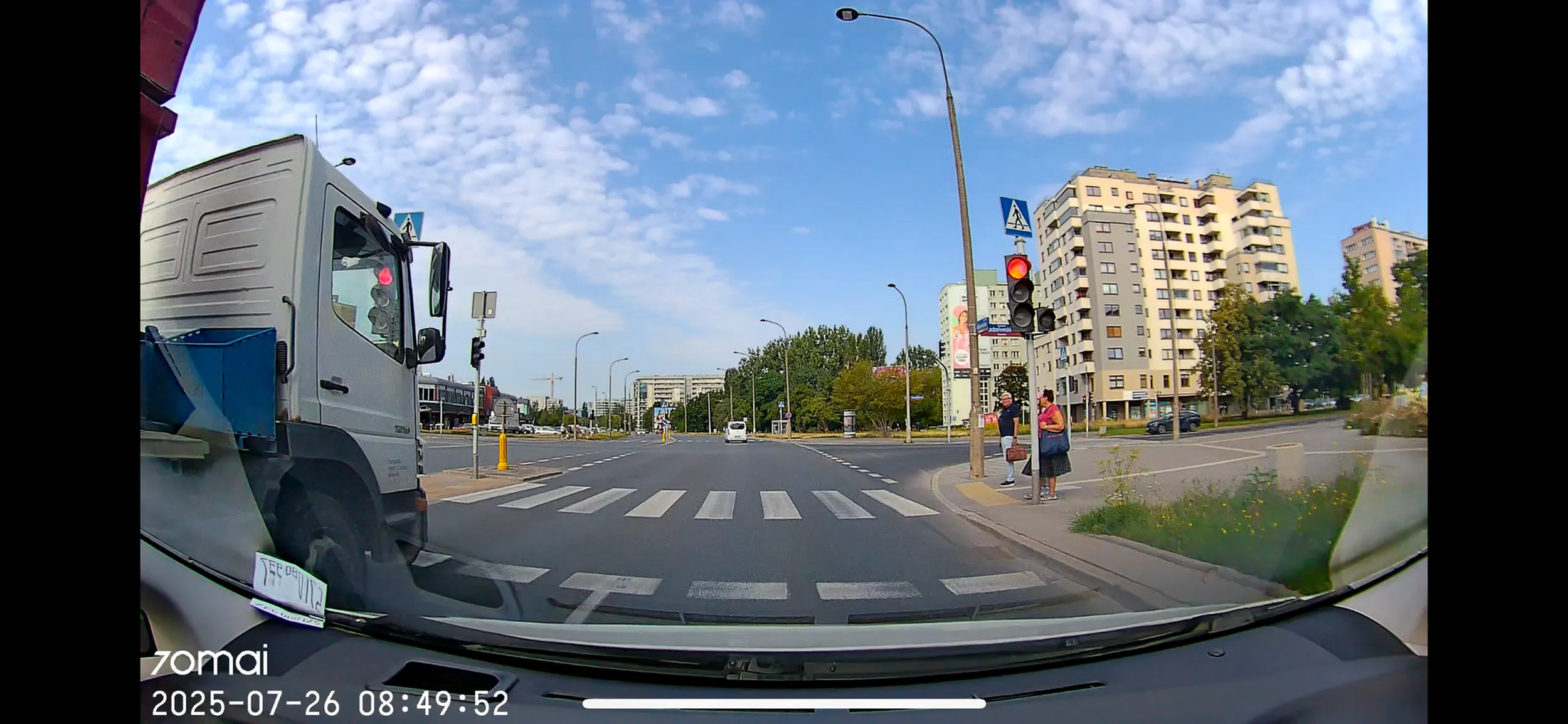 Pan przekroczył prędkość dozwoloną, nie zdarzył zachorować i pojechał na czerwony zagrażając innym.