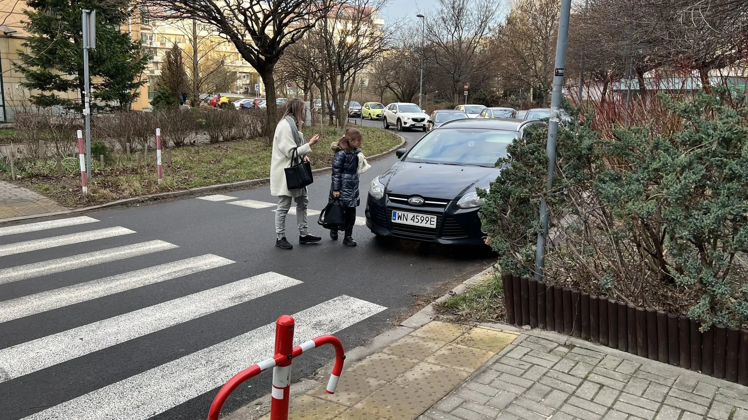Zaparkowała przed przejściem na pieszych, żeby inne dzieci w wieku jej dzieci łatwiej można było potrącić.