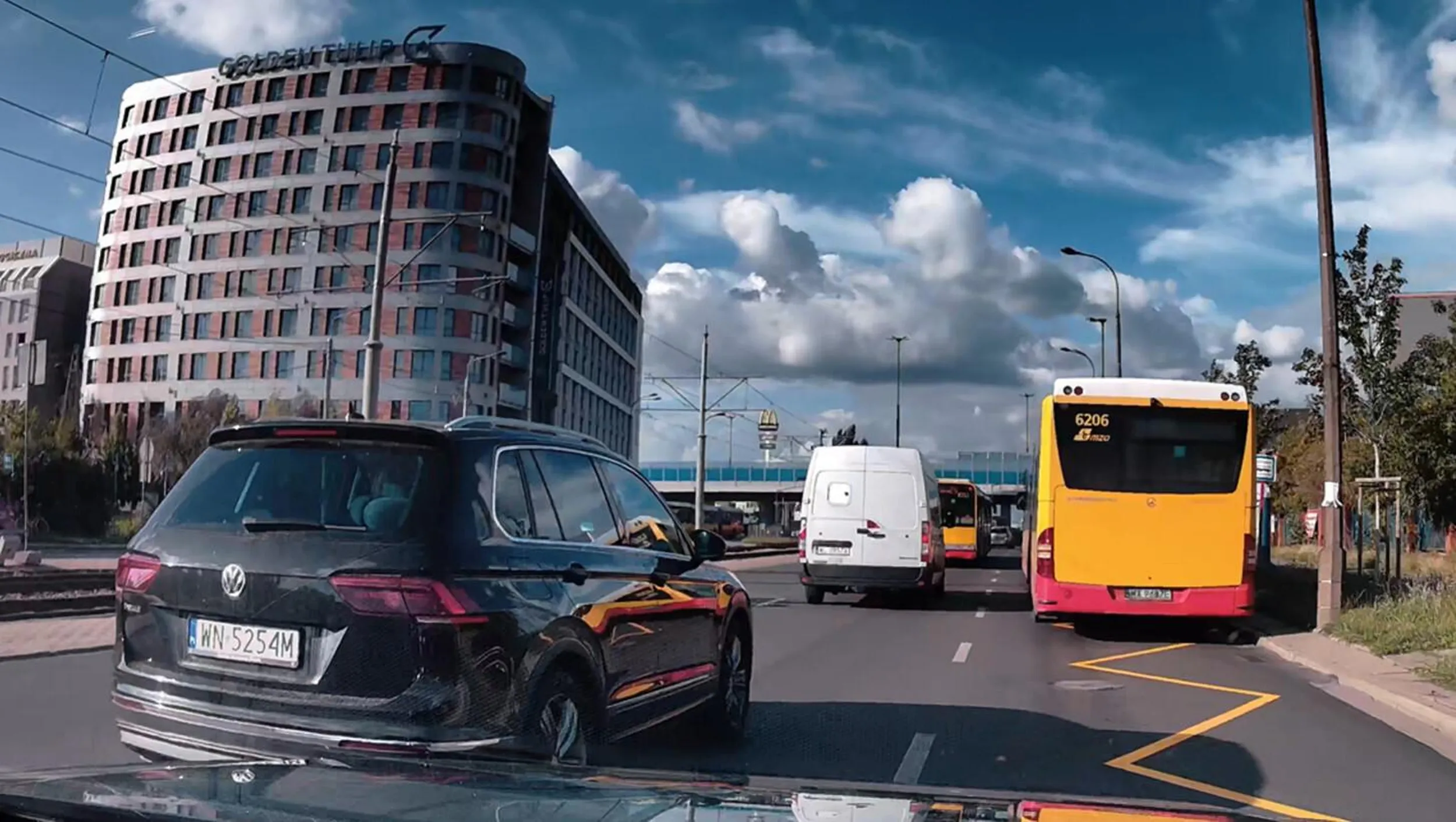 zachowuje się jak skończony burak