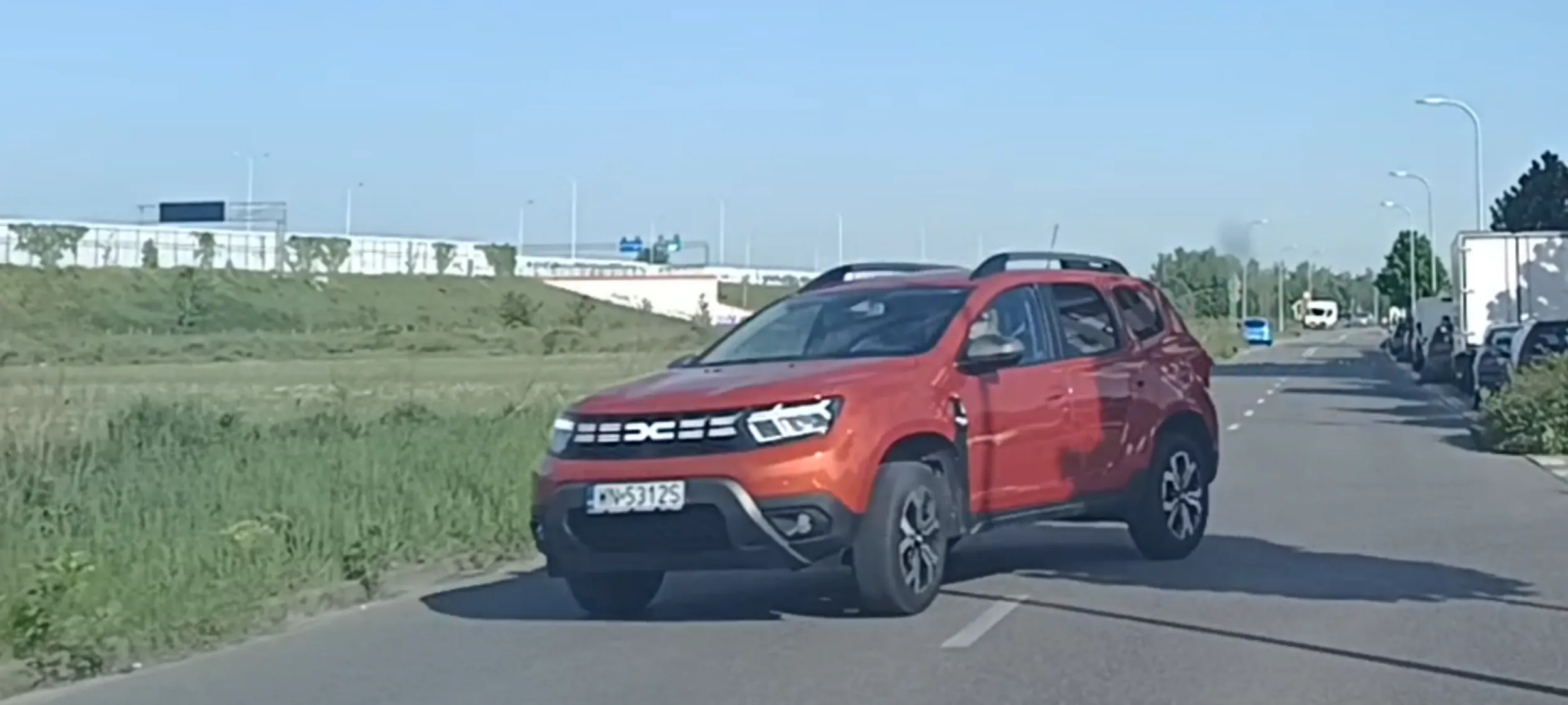 Baba Bandyta drogowy wymusza pierwszeństwo i włącza się do ruchu z ulicy osiedlowej, kolejny raz i nigdy nie patrzy znak jaki jest na końcu ulicy osiedlowej. Musiałem się zatrzymać żeby nie było wypadku