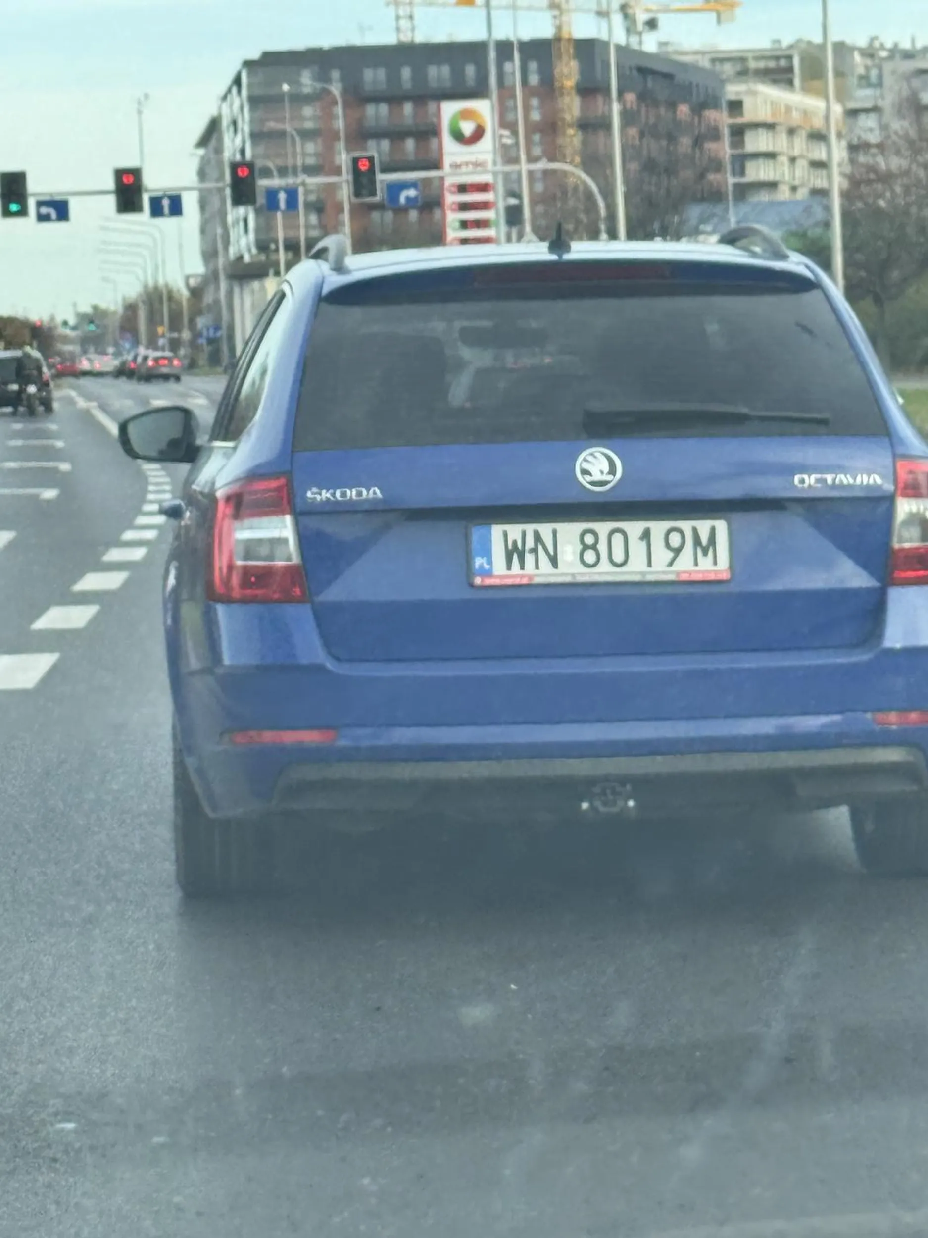 Naucz się człowieku, że lewy pas służy do wyprzedzania, a nie na waleniu konia na nim