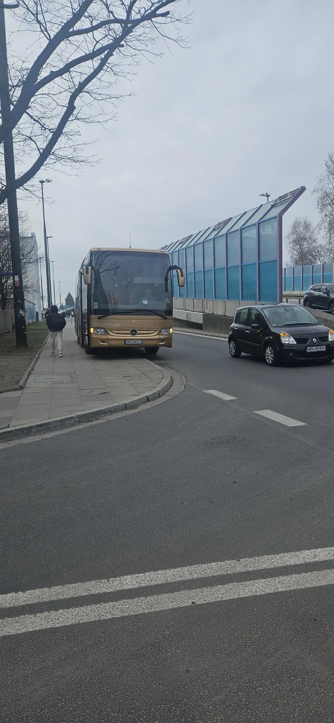 Kolejne parkowanie na ulicy Hynka w Warszawie i kolejny raz firma RAF TRANS