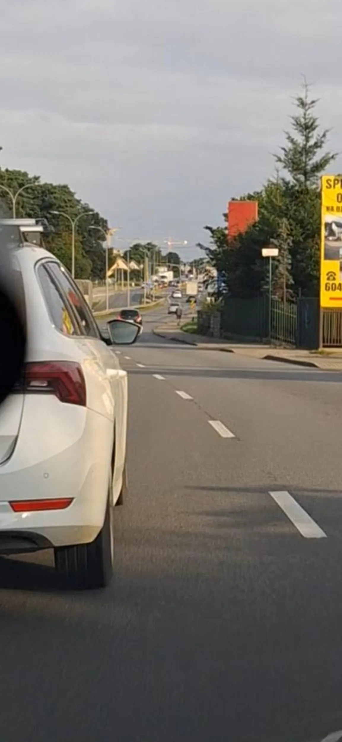 Lewy pas służy  do wyprzedzania nie do blokowania innych kierowców