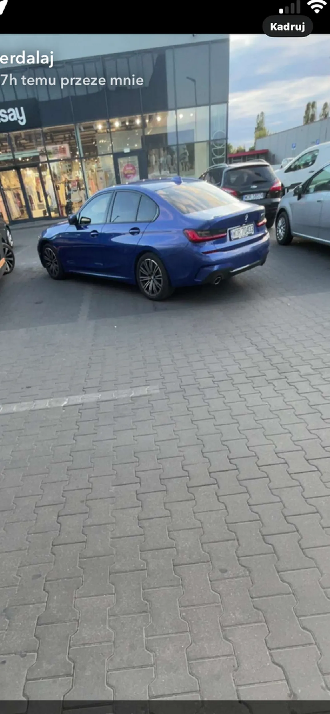 Książkowy przyklad zjeba w bełemwe, jakbys ustal na miejscu dla inwalidów to bym sie nie zdziwila:)