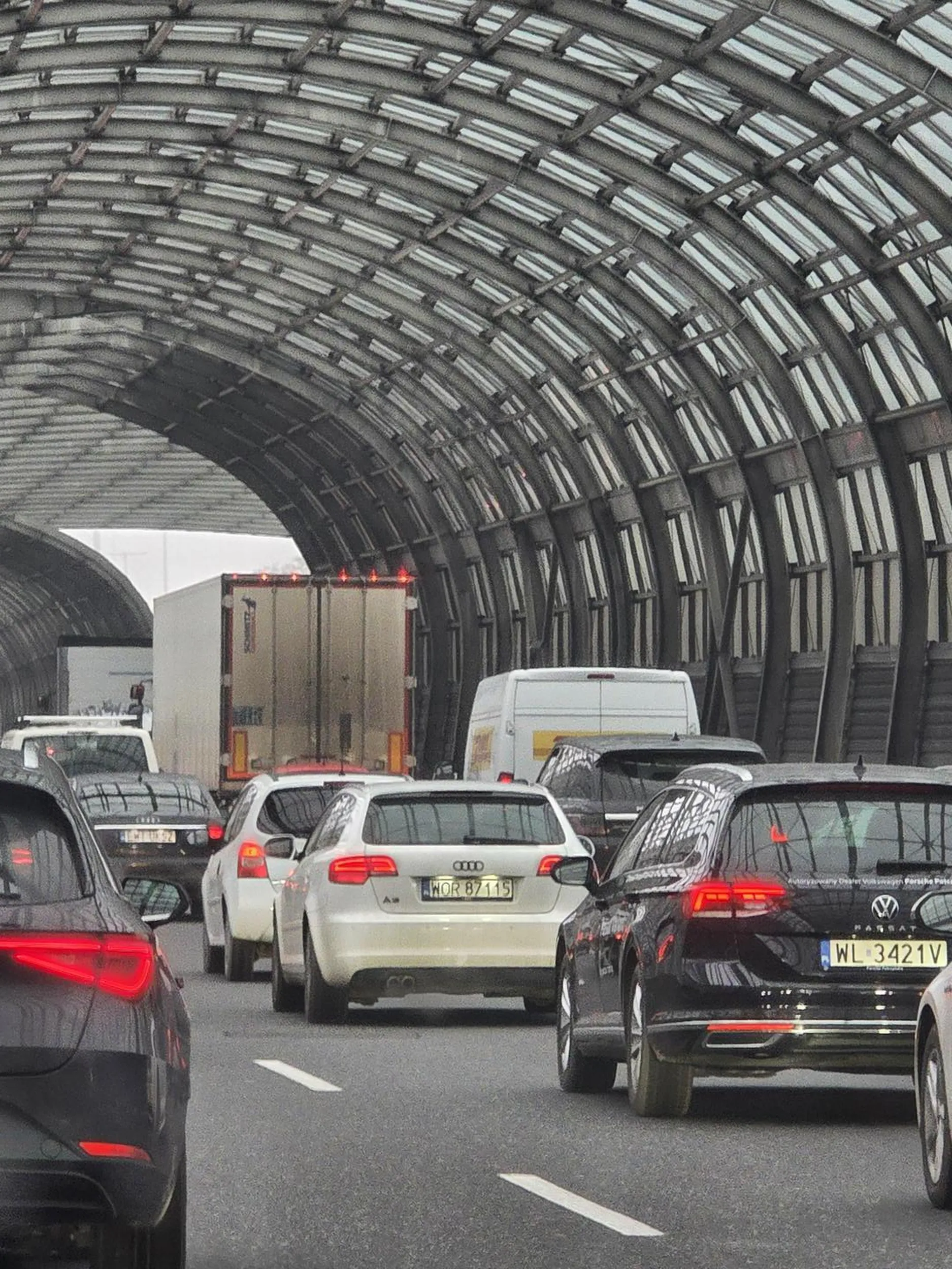 Nie potrafisz sie opanować to nie jeździj za kierownicą. Jazda na zderzak i przyspieszanie przed korkiem na s8 tylko pokazują, ze nie widzisz co sie dzieje na drodze po ktorej sie poruszasz. Stwarzasz zagrożenie dla siebie i innych.