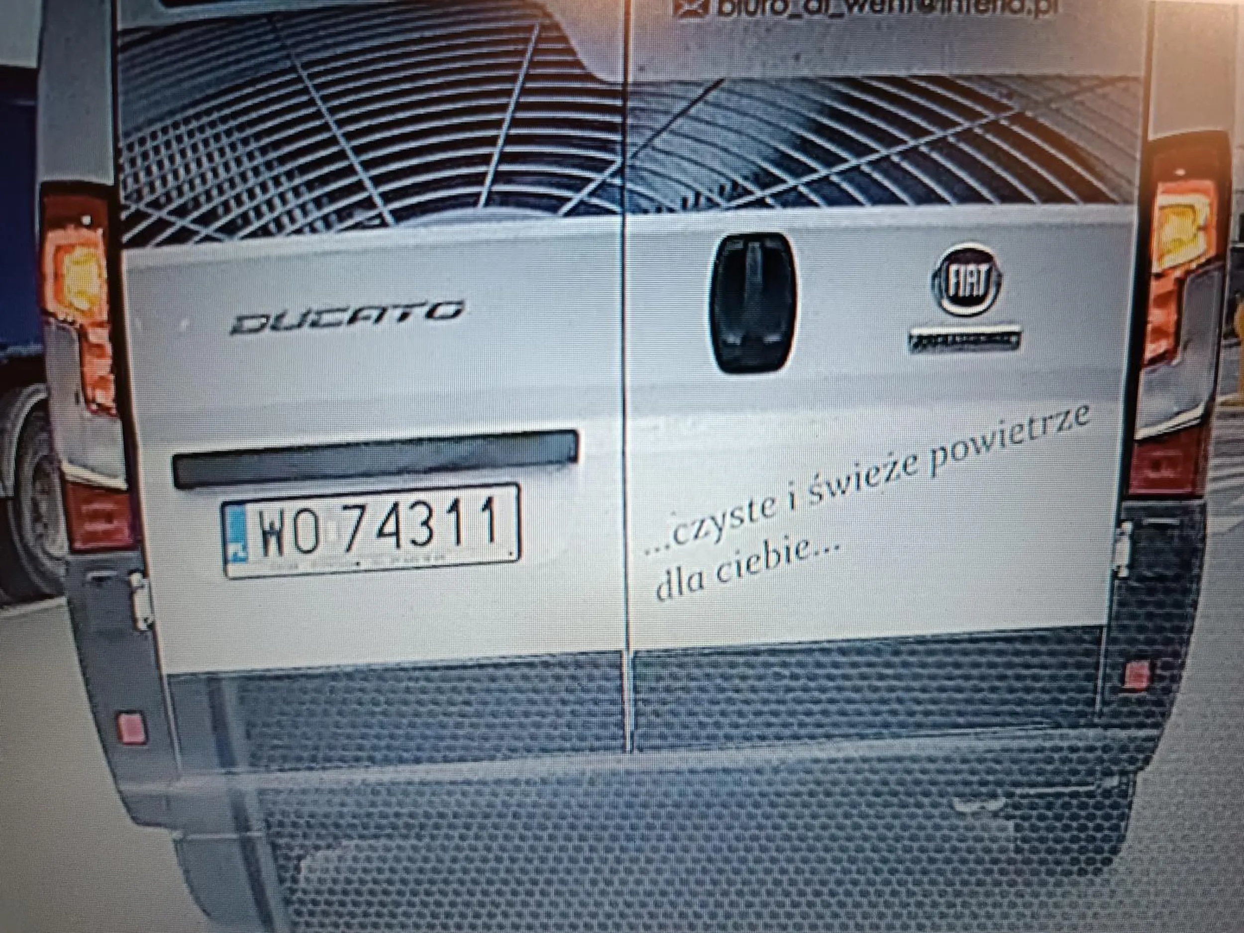 panowie w busie nie mają kultury osobistej i pokazują środkowy palec bez powodu