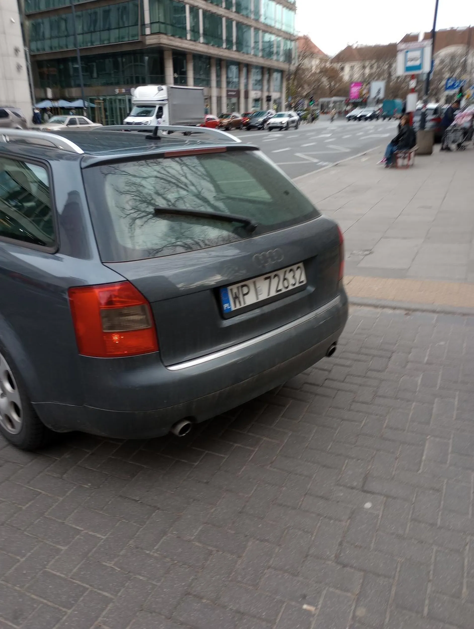 Bardzo agresywny i sfrustrowany posiadacz małego przyrodzenia... :(