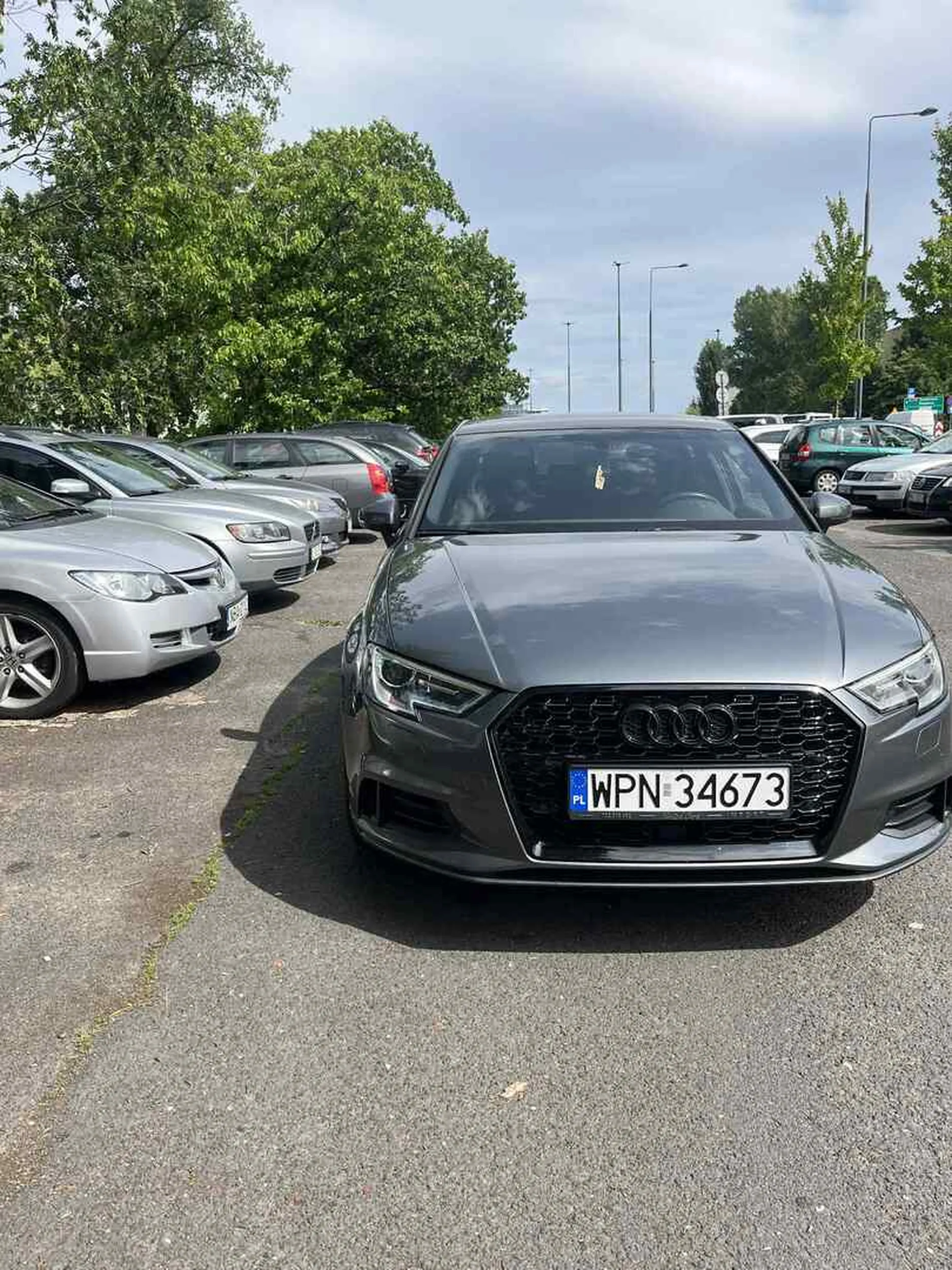 Zostaw pało chociaż karteczkę z numerem do siebie jak chcesz tak kogoś zastawiać