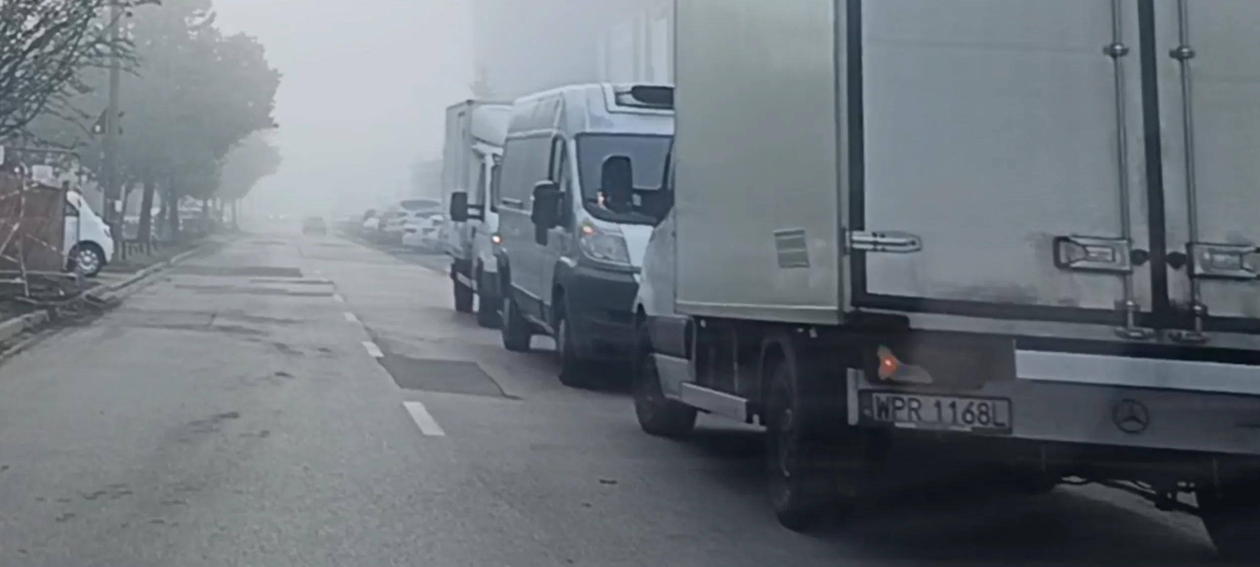 Chamskie parkowanie na ulicy