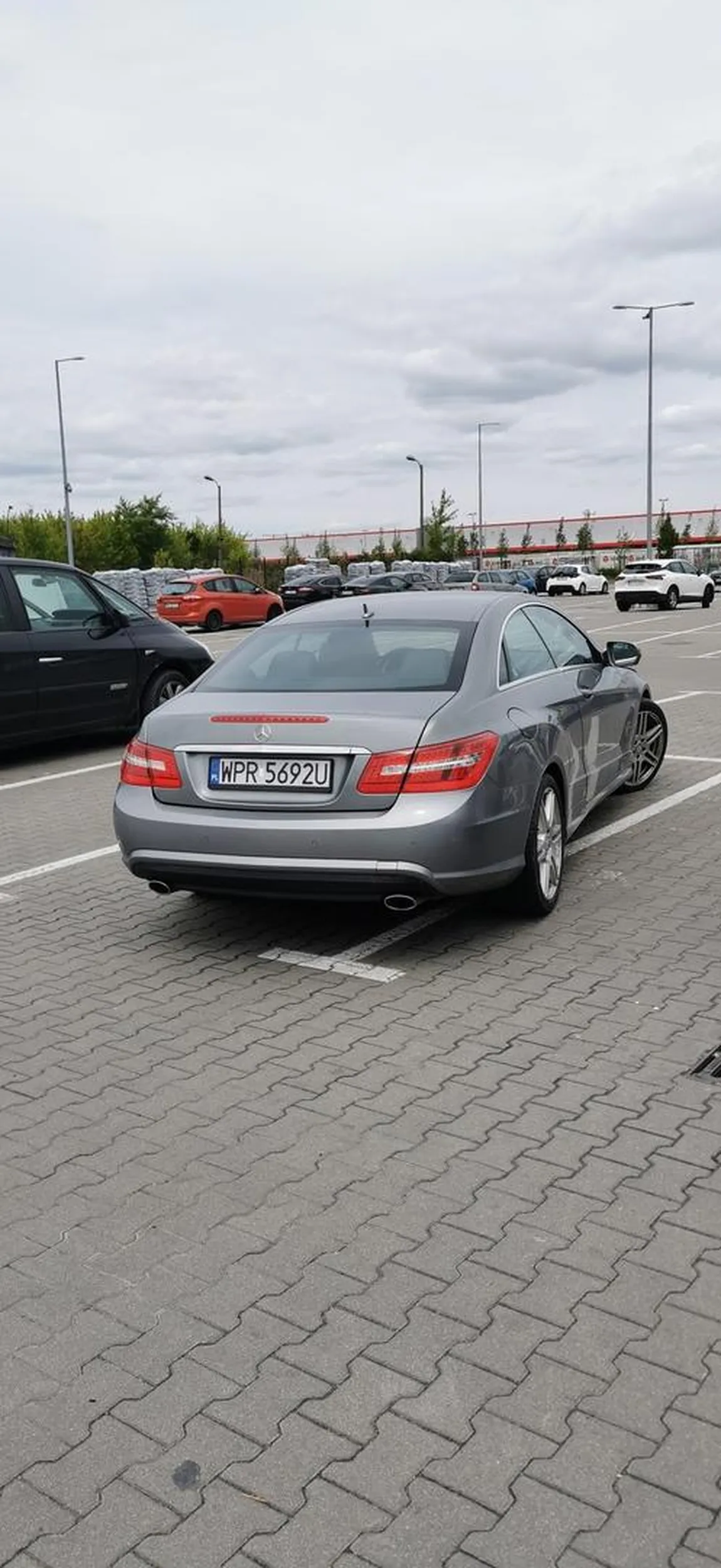 kolejna ciota, jak będę wychodzil to zostawię prezent