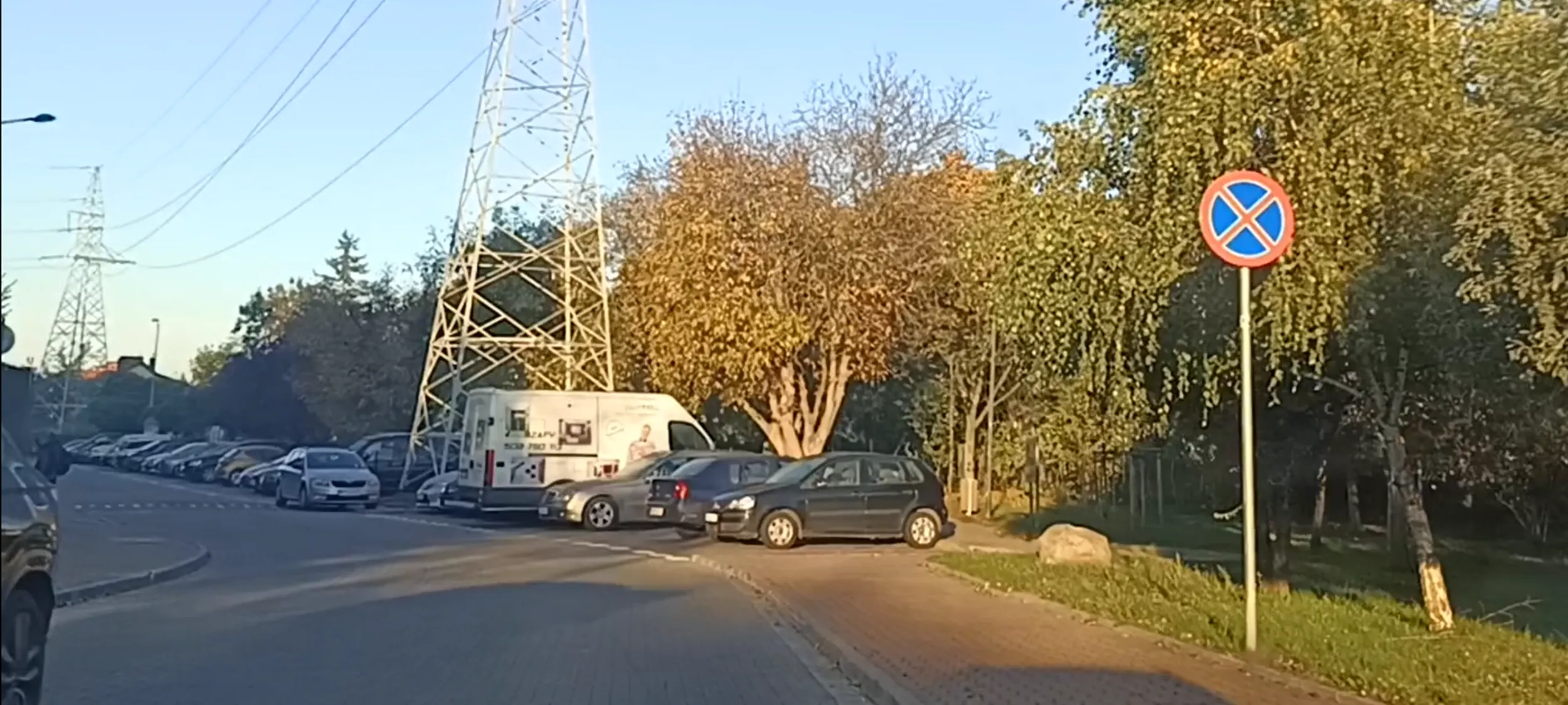 Chamskie parkowanie na zakazie zatrzymywania się i postoju