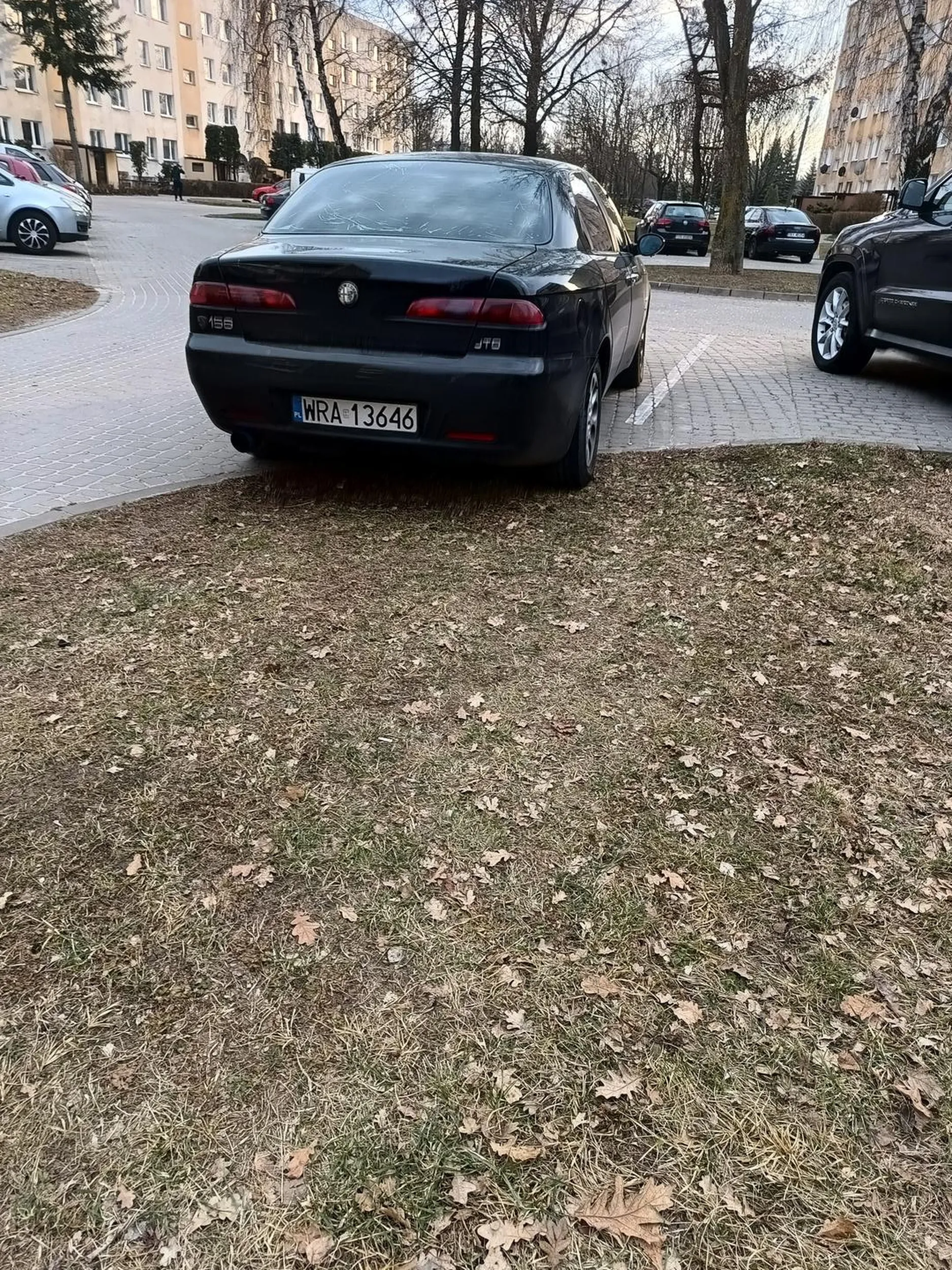 Piękne Alfa Romeo 156 które ma zajęte miejsce którego nie ma. Żenada?
