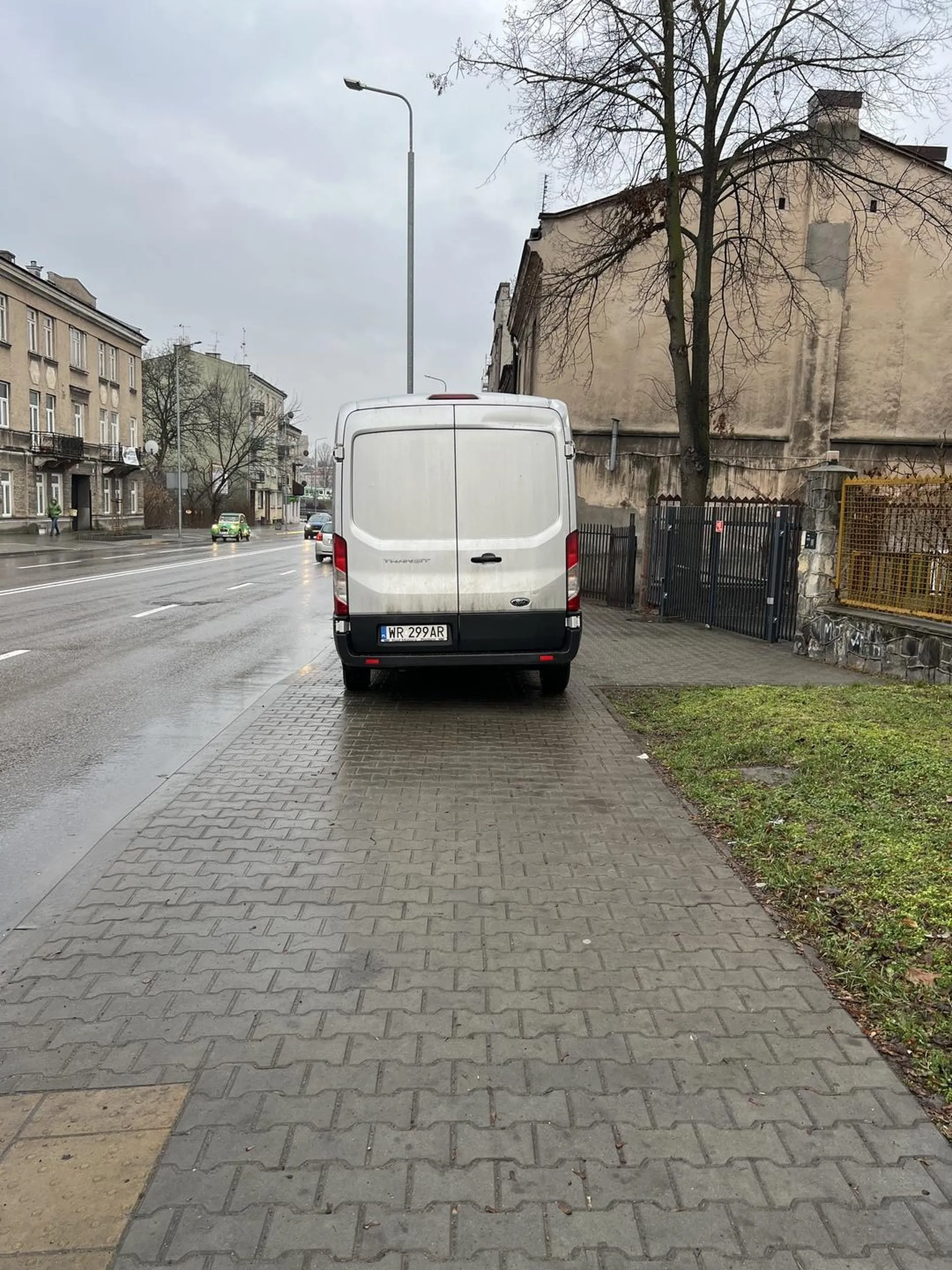 Mistrz parkowania myślę że 1,5m jest gratki za prawko z lay’s