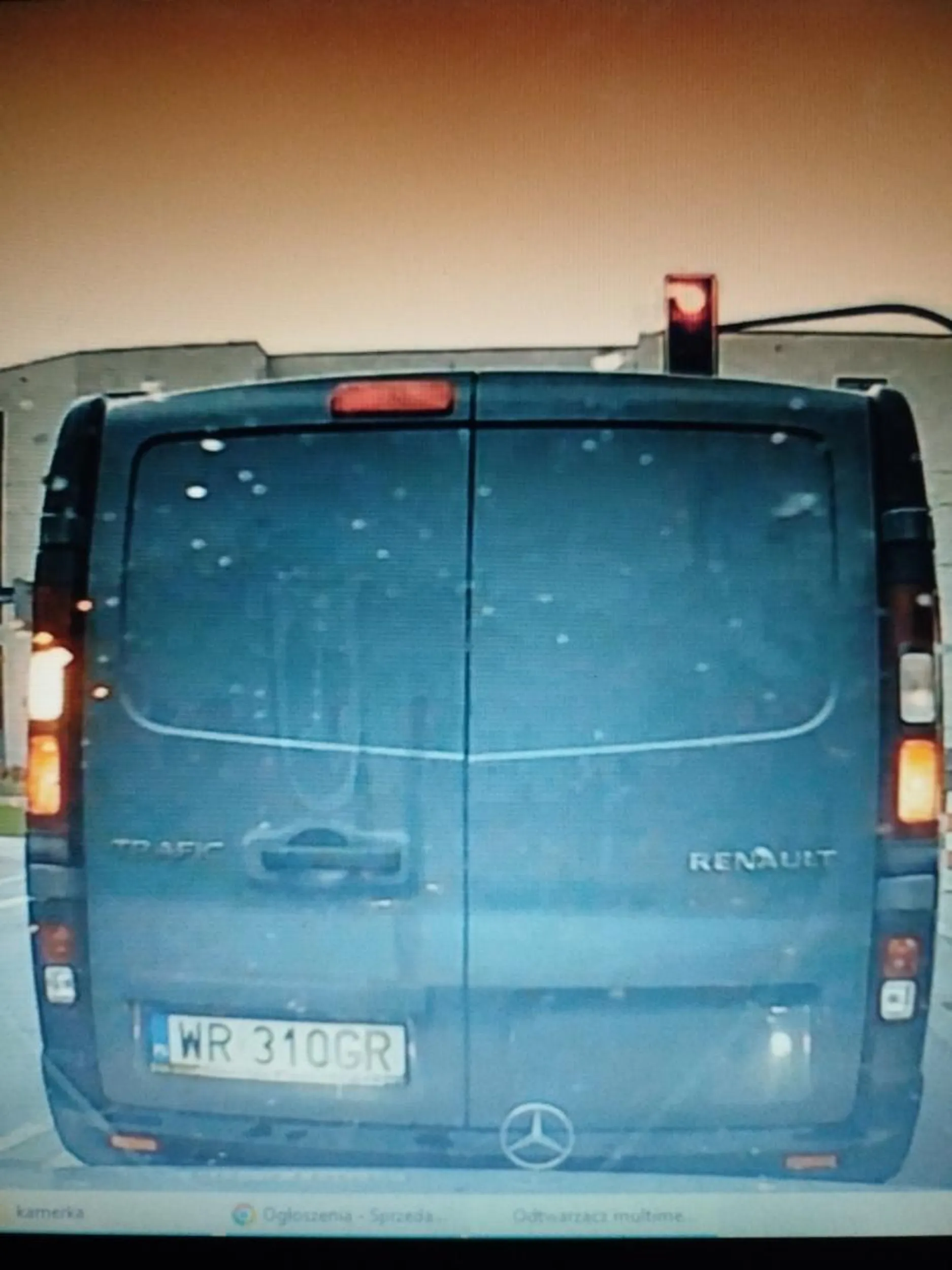 Furiat, wjeżdżając z podporządkowanej wymusza pierwszeństwo, pokazuje faki, odgraża się. Może pierwszy raz w dużym mieście był dzisiaj?