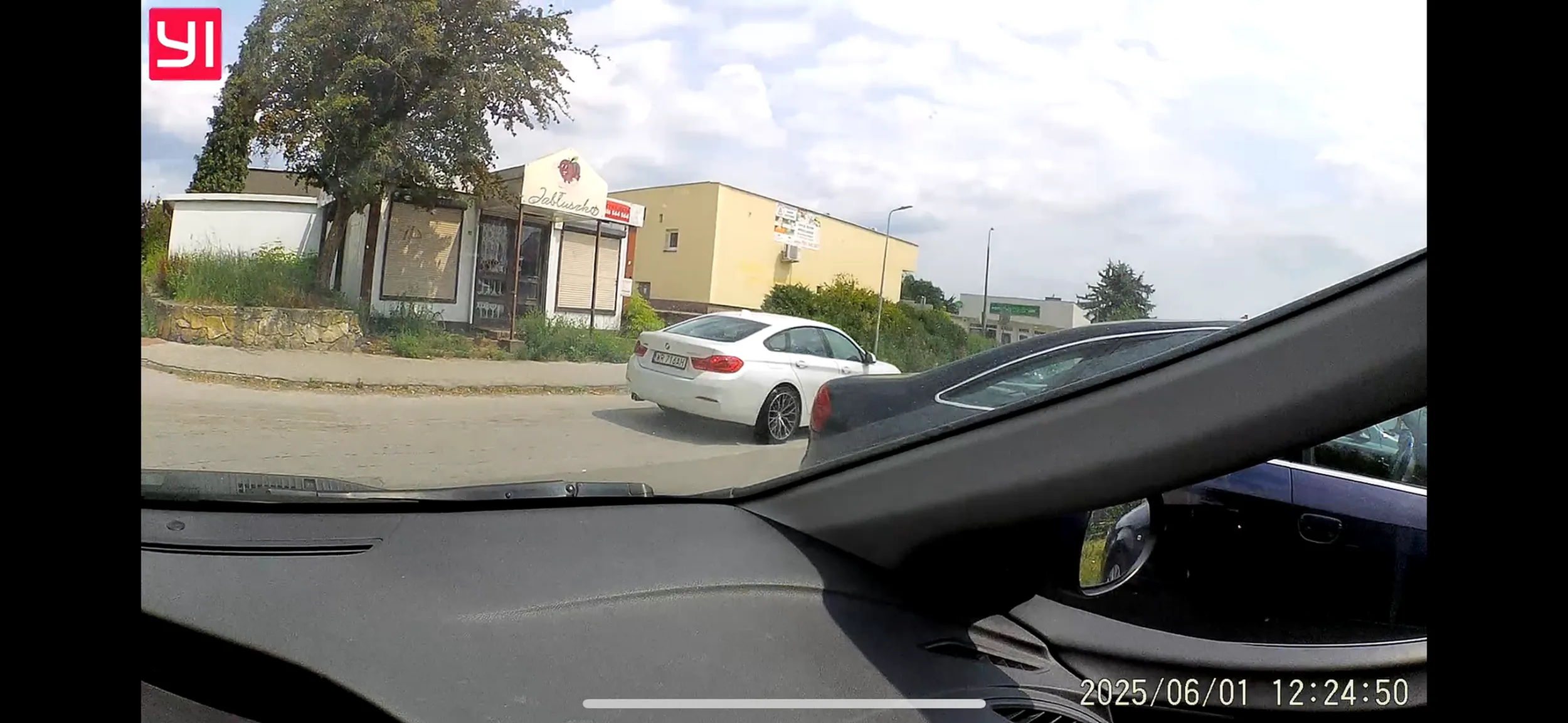 Kolego to jest ulica jednokierunkowa. Jechałeś pod prąd.