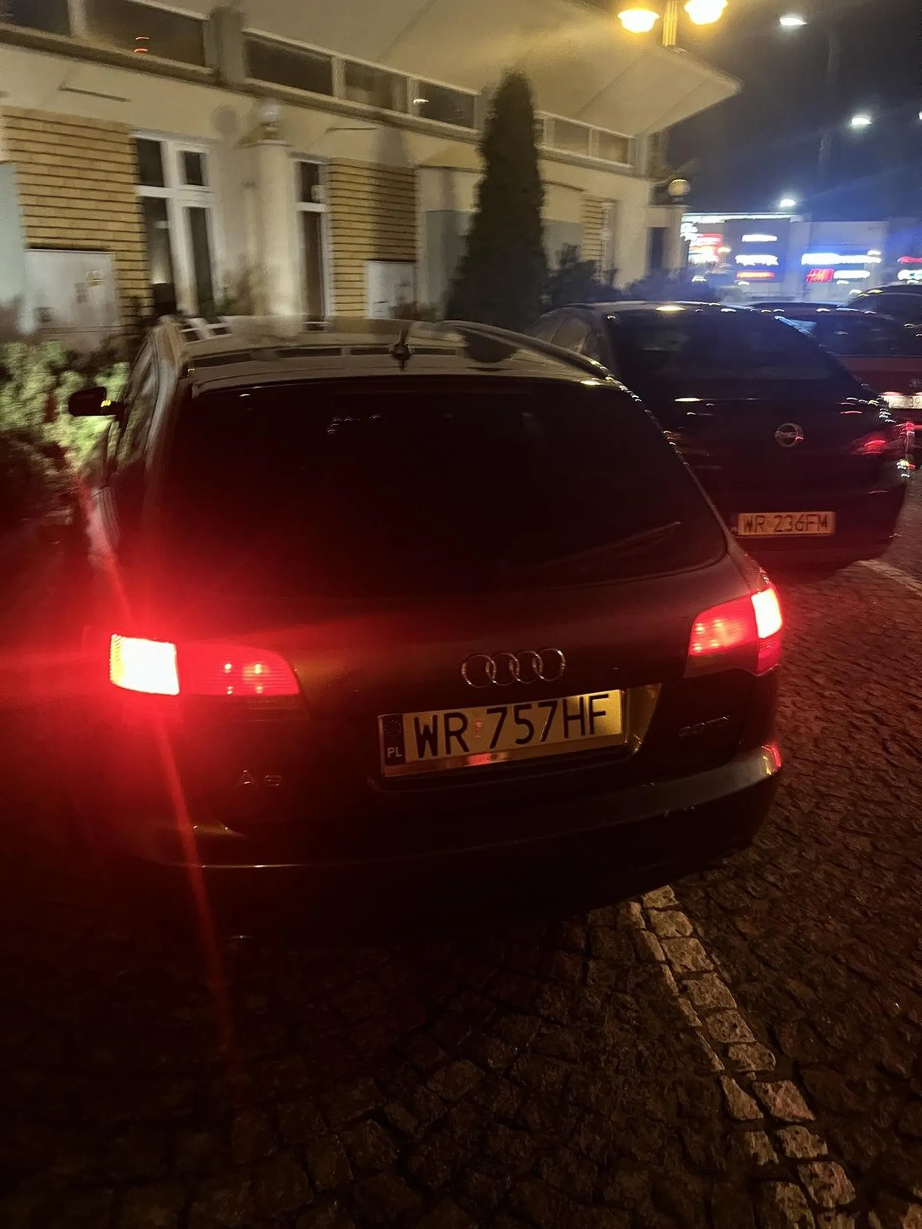 Naucz się parkować pod skos prostopadle zaparkować naprawdę nie jest tak trudno :)