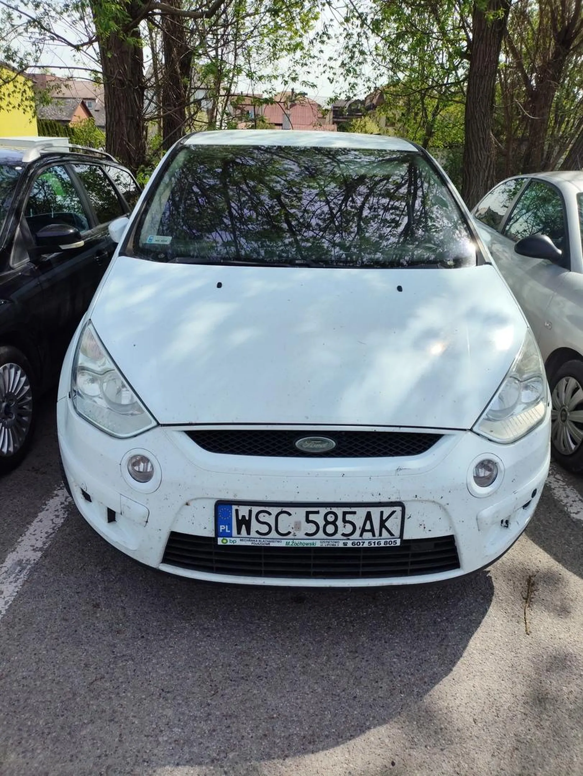 Naucz się parkować. Brak możliwości wejścia do auta. Nie pozdrawiam kierowcy!