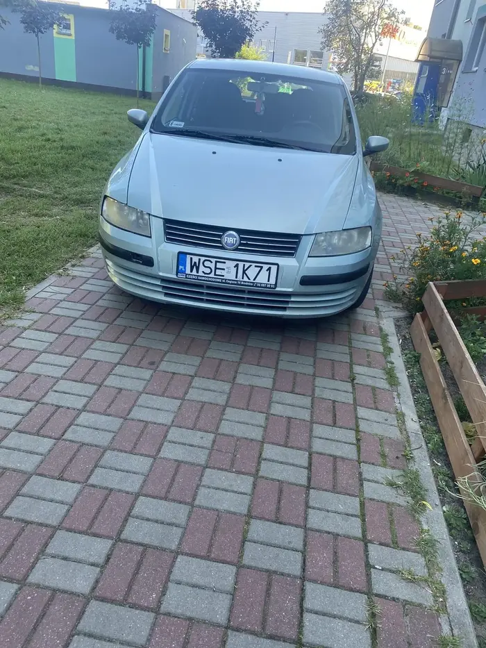 serio lepiej sie nie dalo zaparkowac?